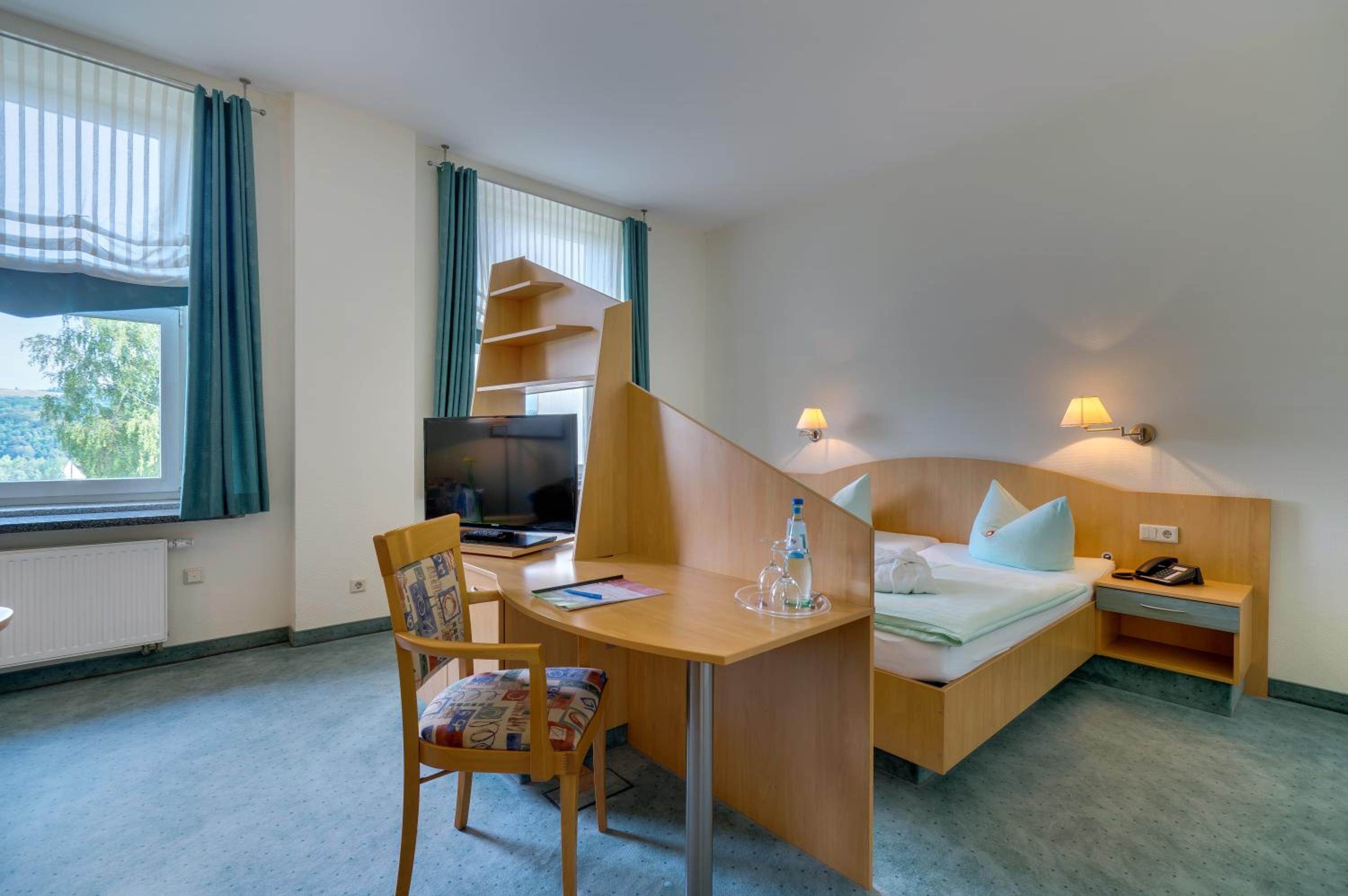 Double or Twin Room - Photo 7