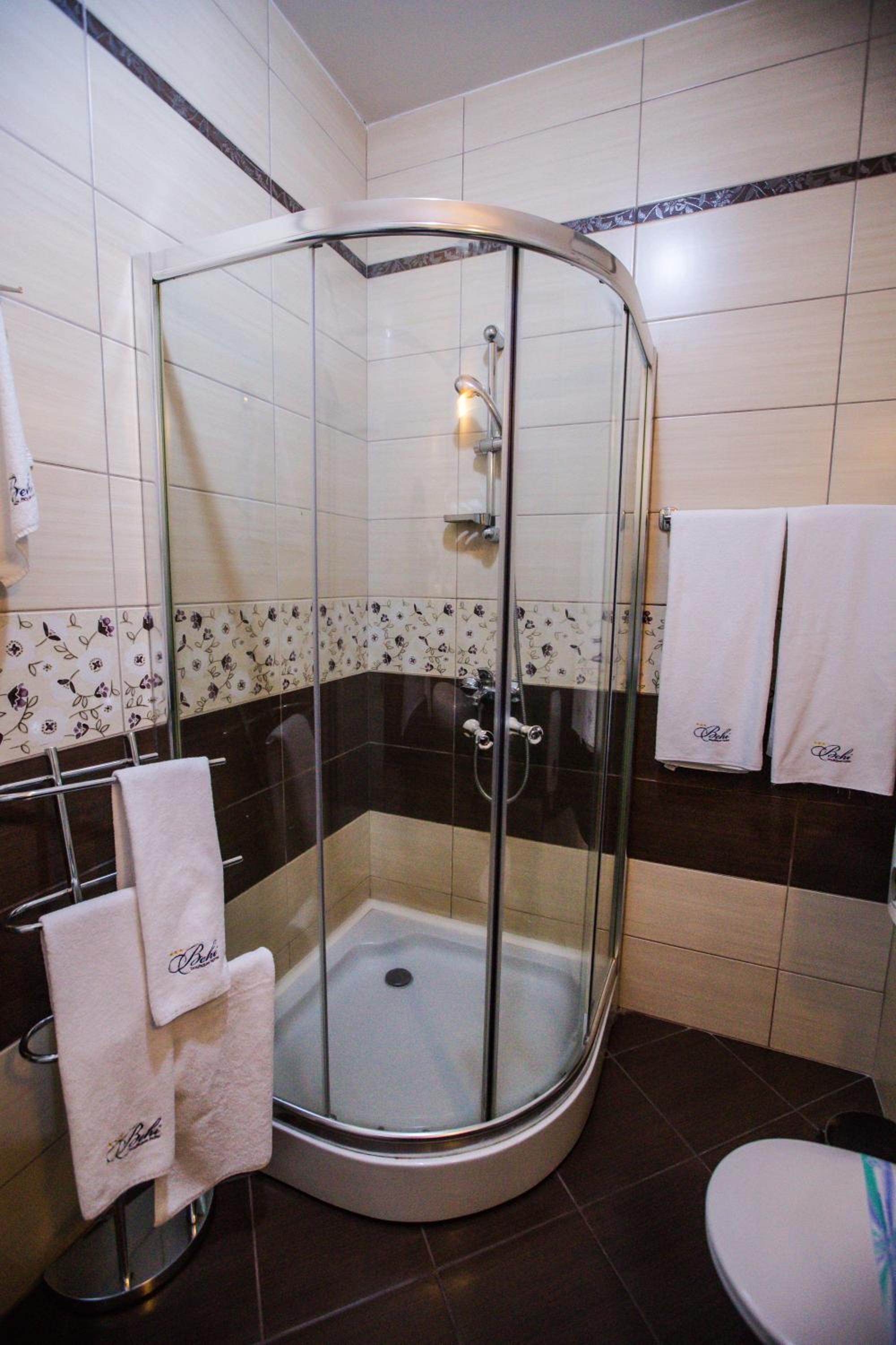 Twin Room - Photo 7