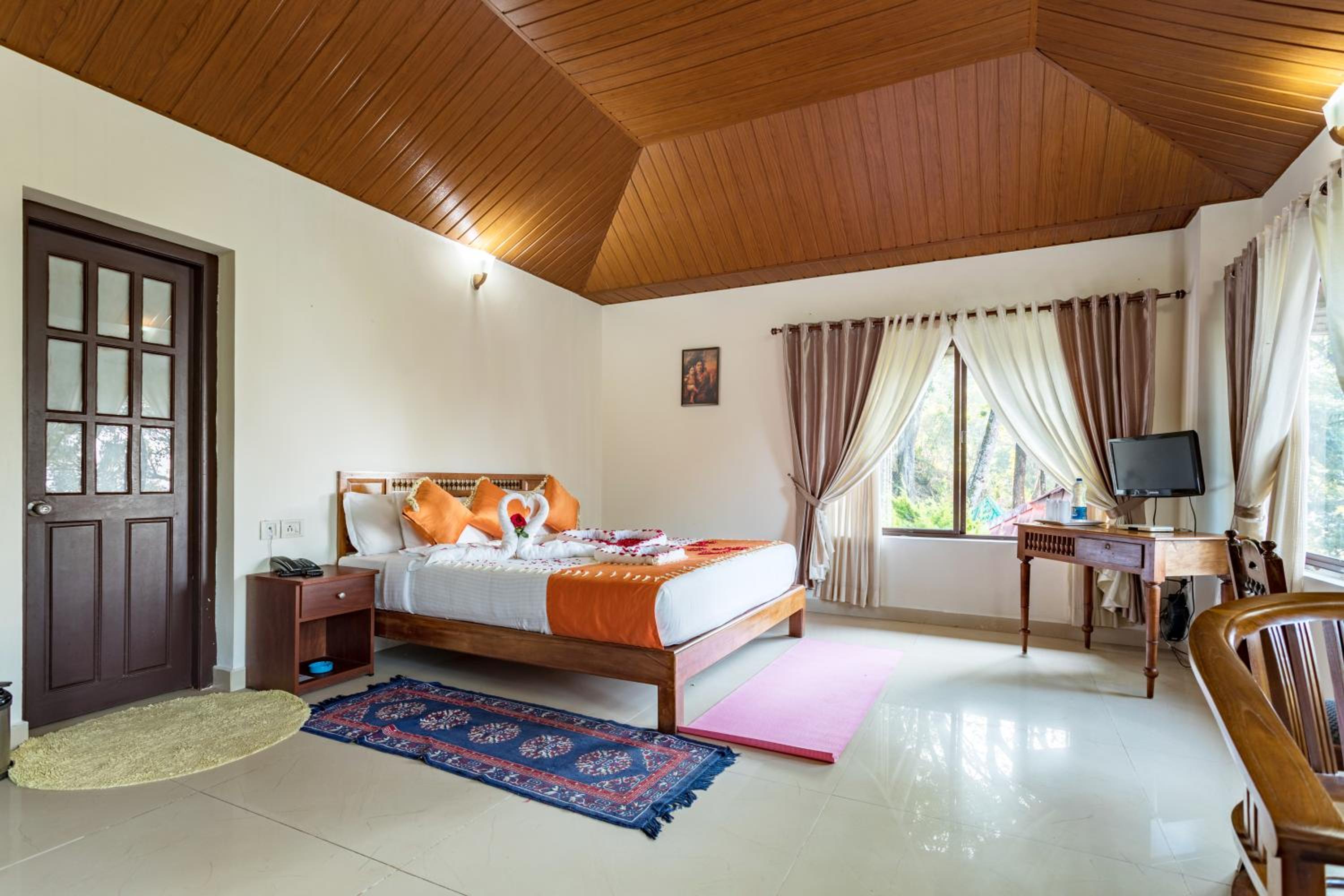 Deluxe Double Room - Photo 12
