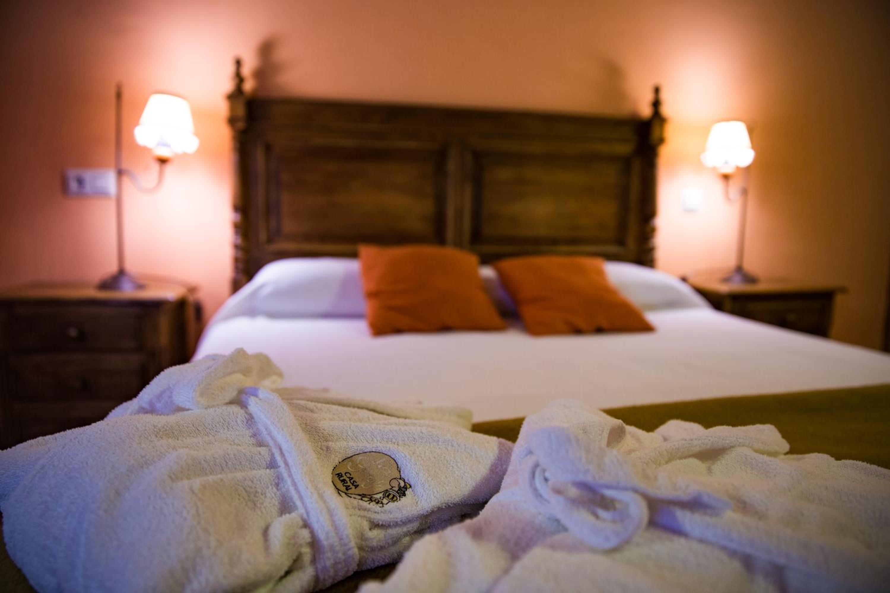 Double or Twin Room - Photo 23