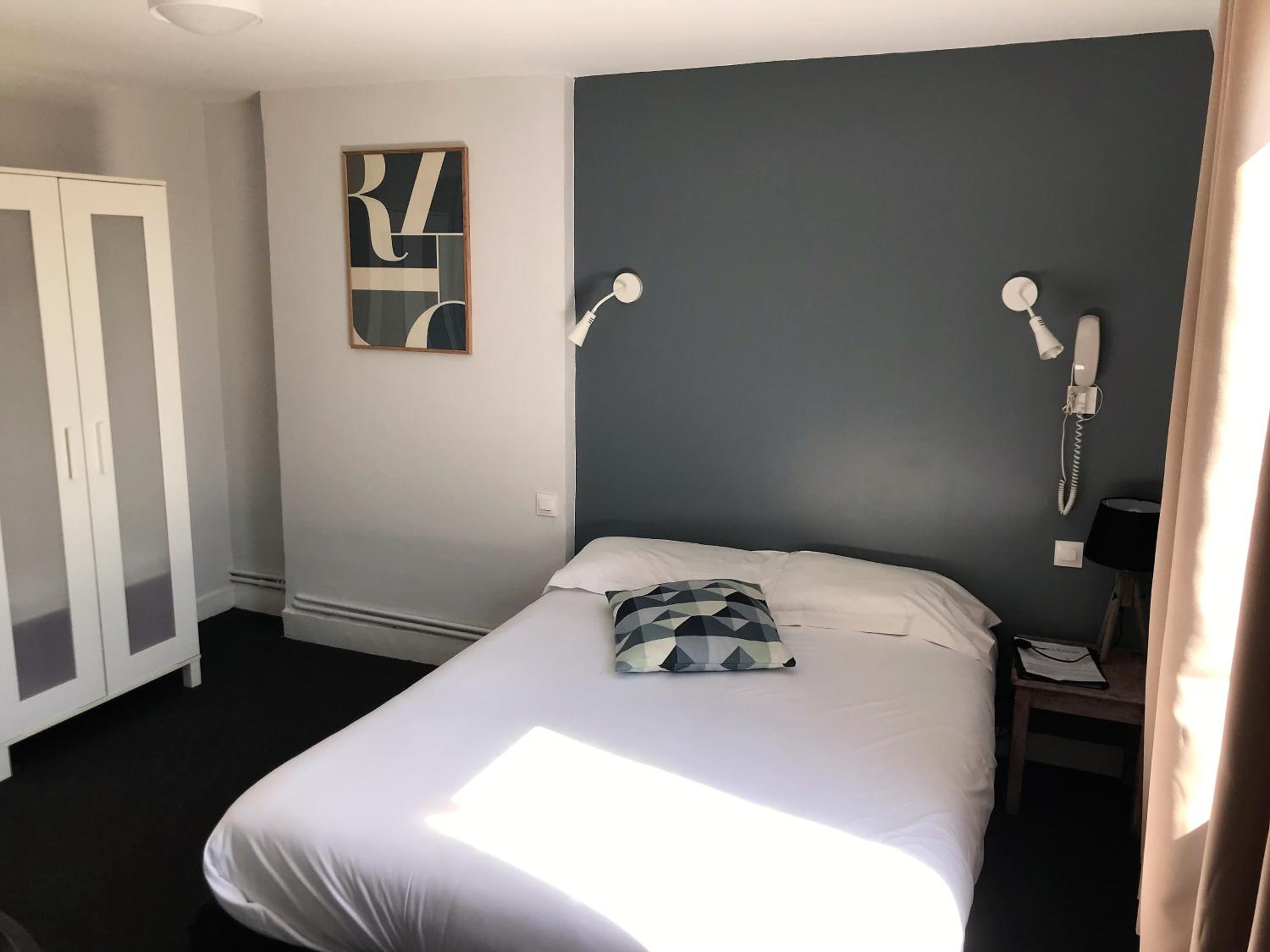 Double Room - Photo 13