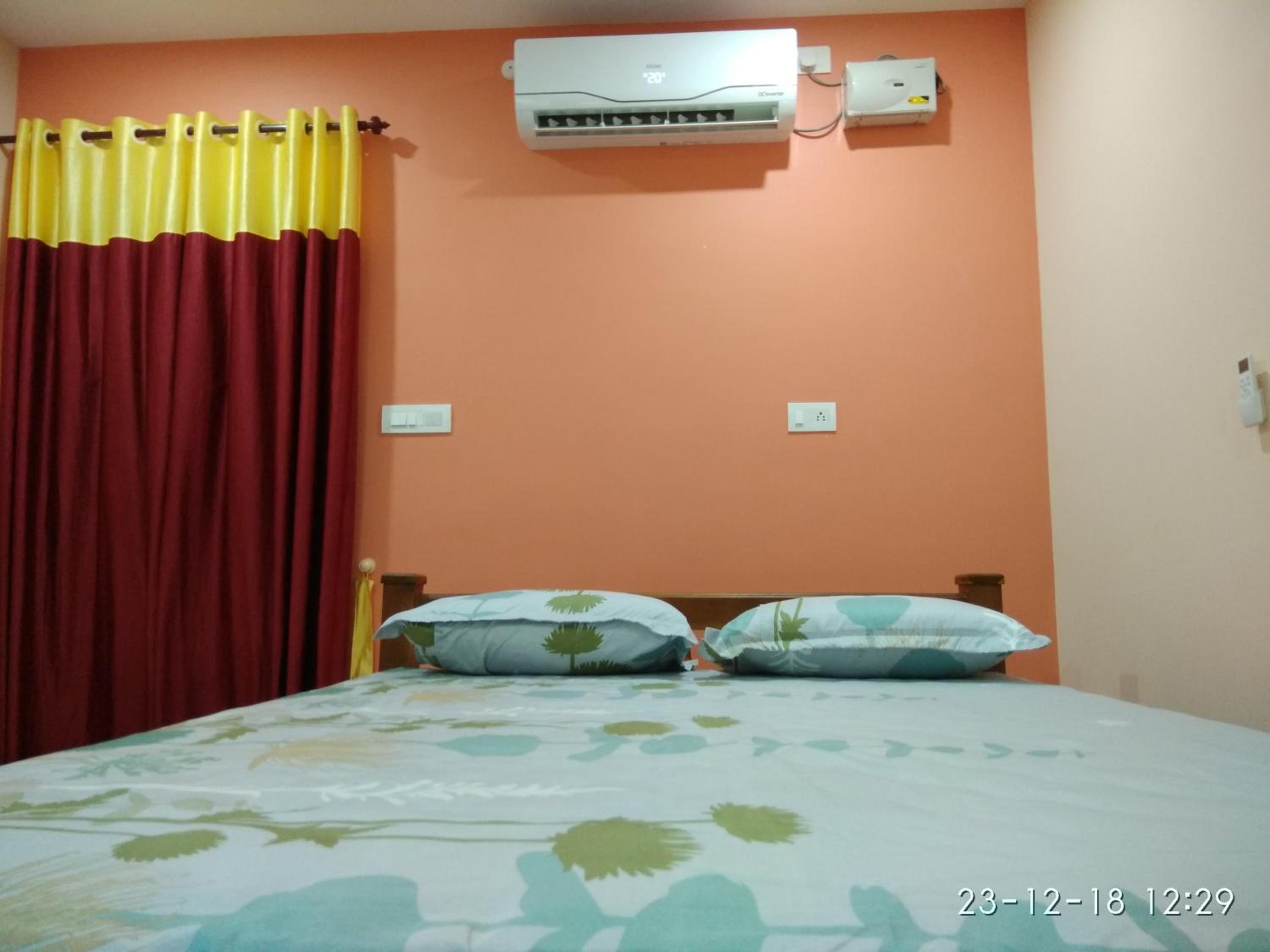 Deluxe Double Room with Balcony photo 1