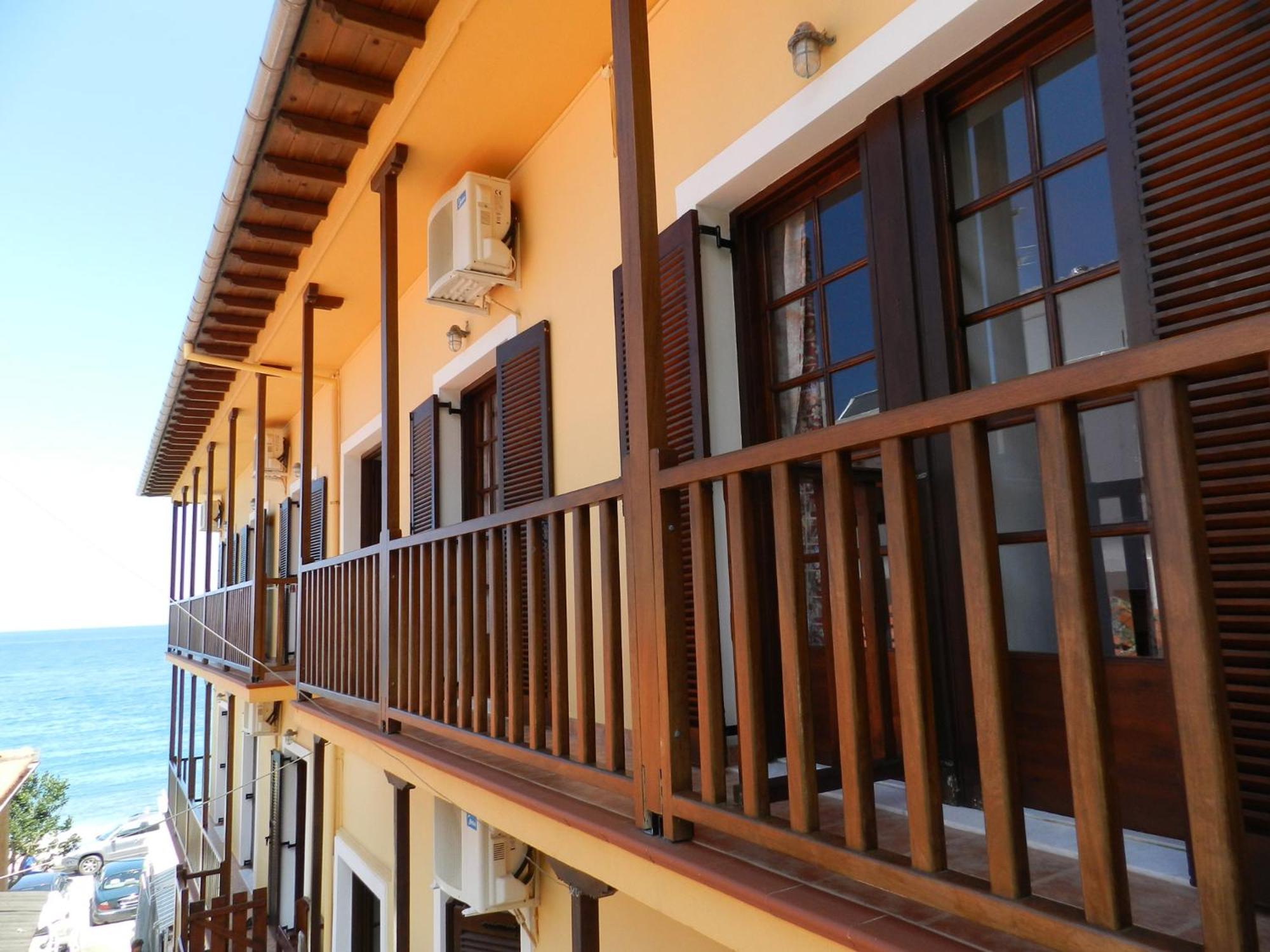 Apartment with Terrace - Photo 3