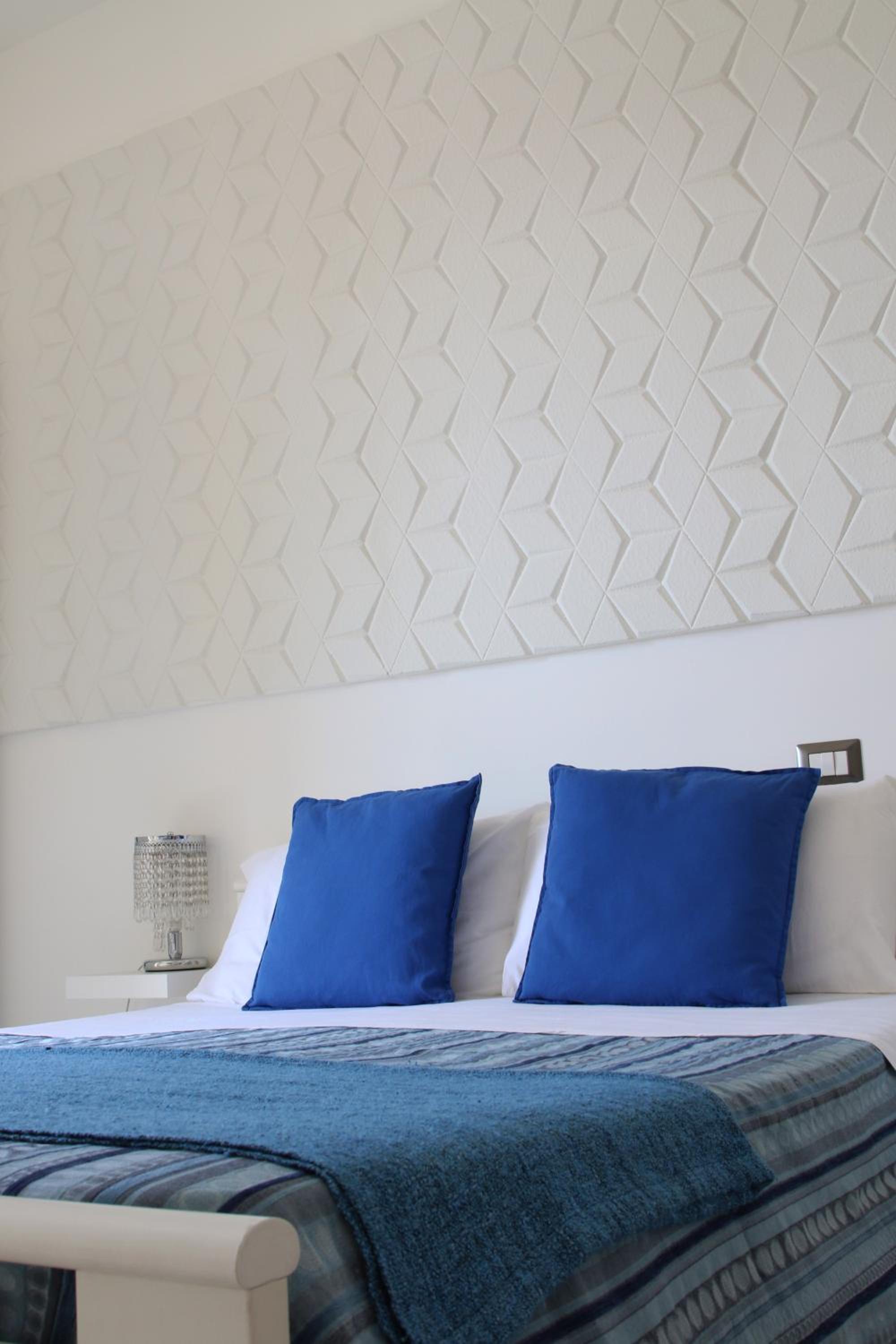 Two-Bedroom Apartment with Balcony and Sea View