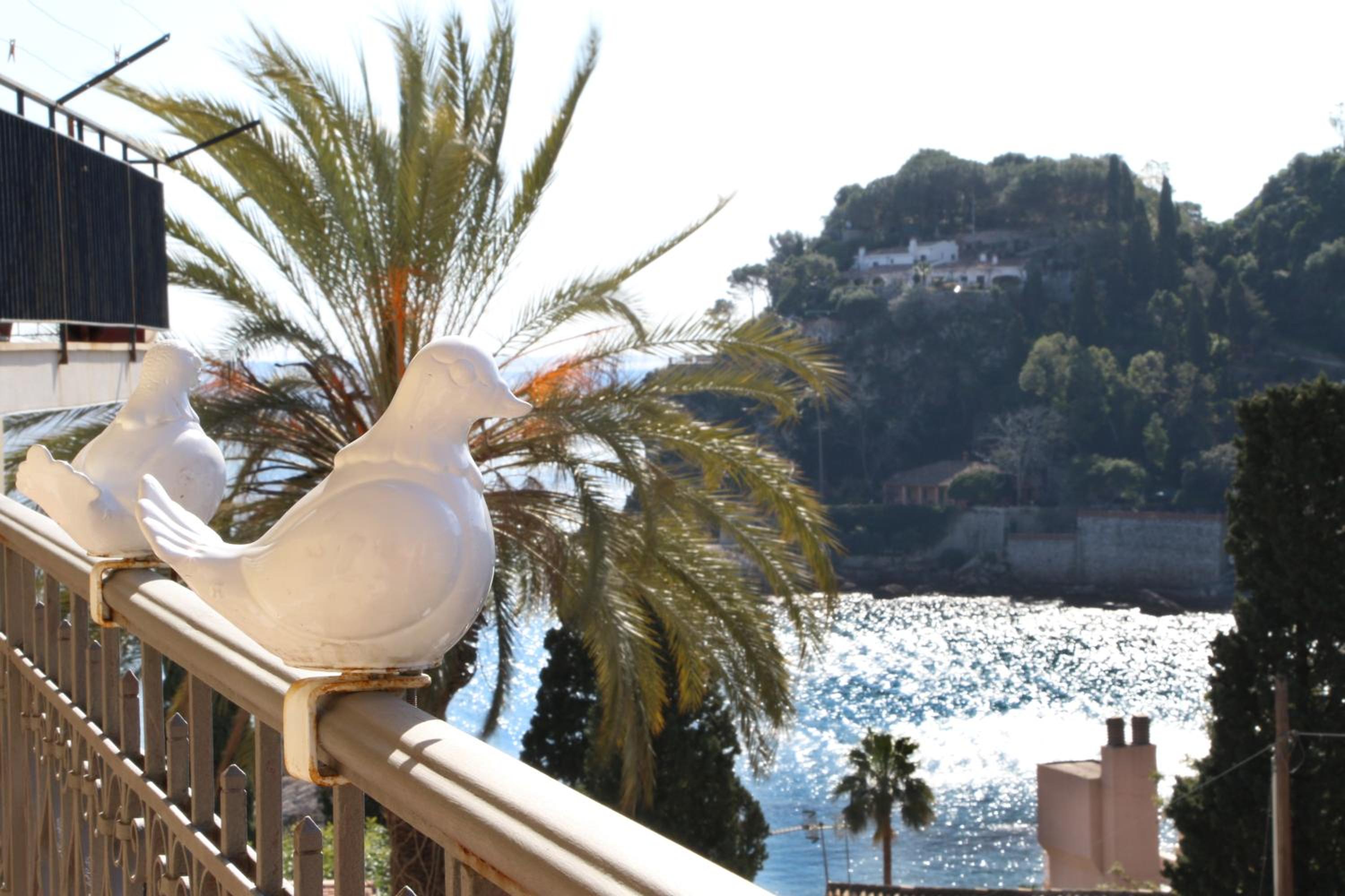 Two-Bedroom Apartment with Balcony and Sea View - Photo 15