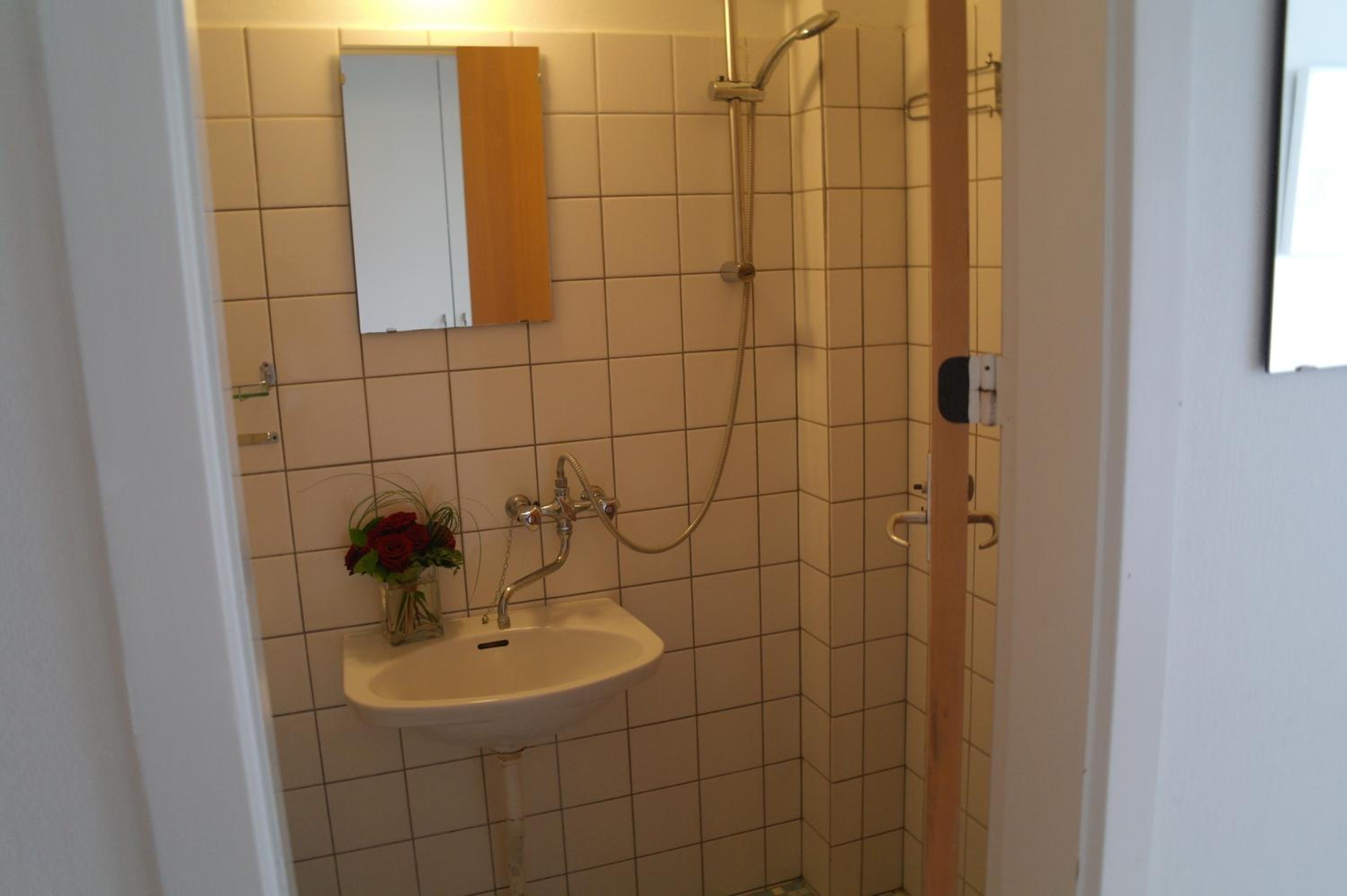 Twin Room - Photo 2