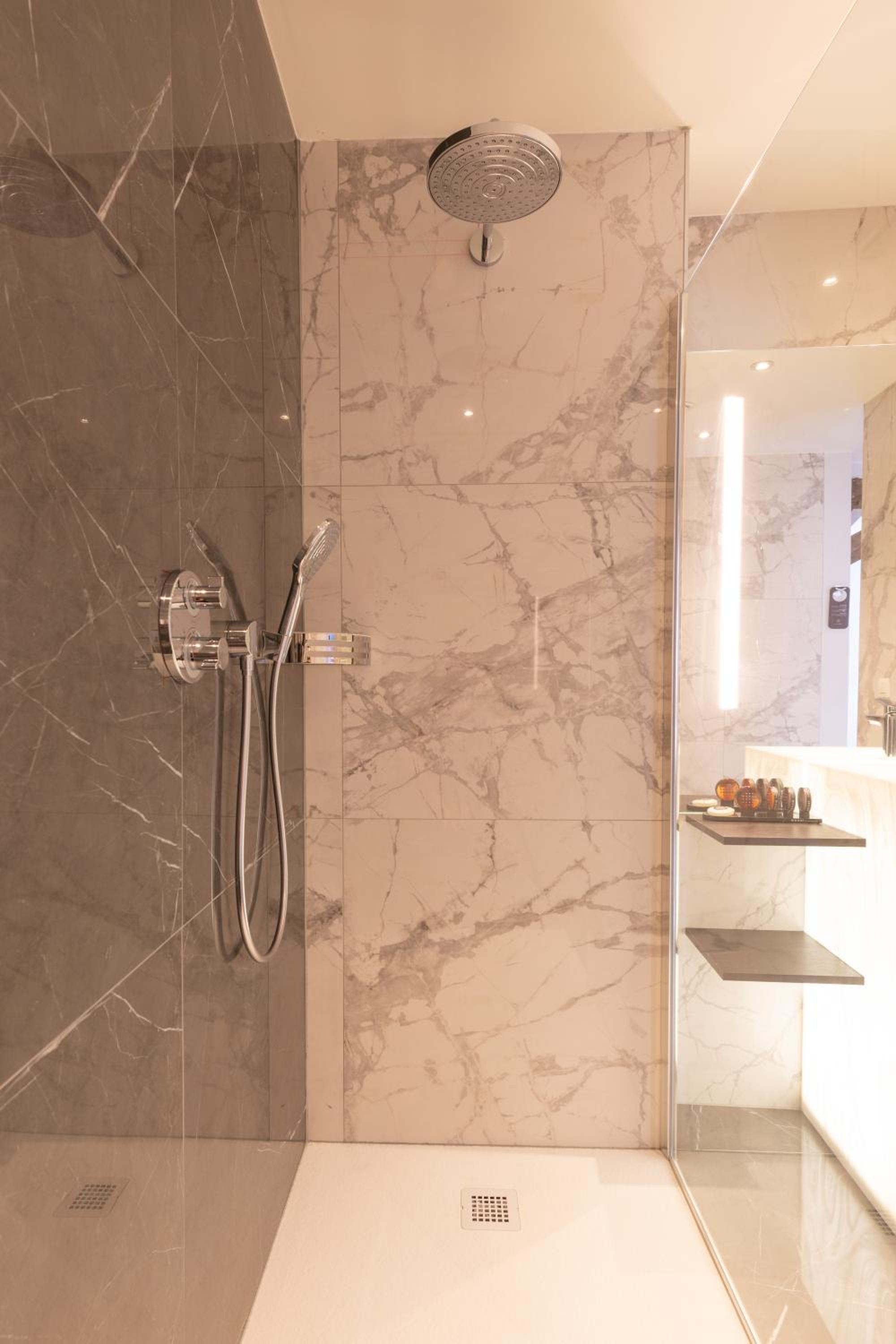 Sablon Mansion Suite - Photo 3