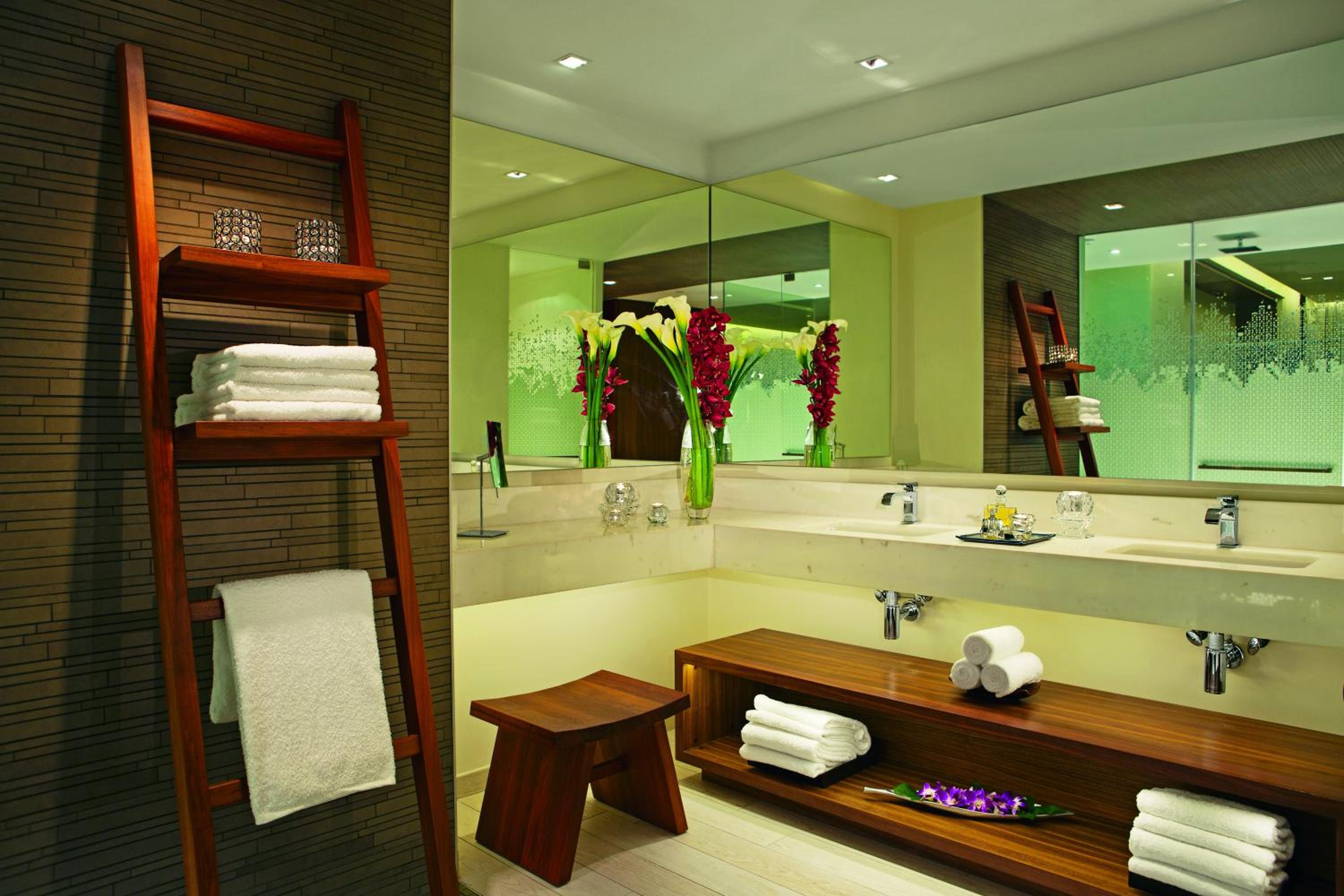 Junior Suite Ocean View King - Photo 6