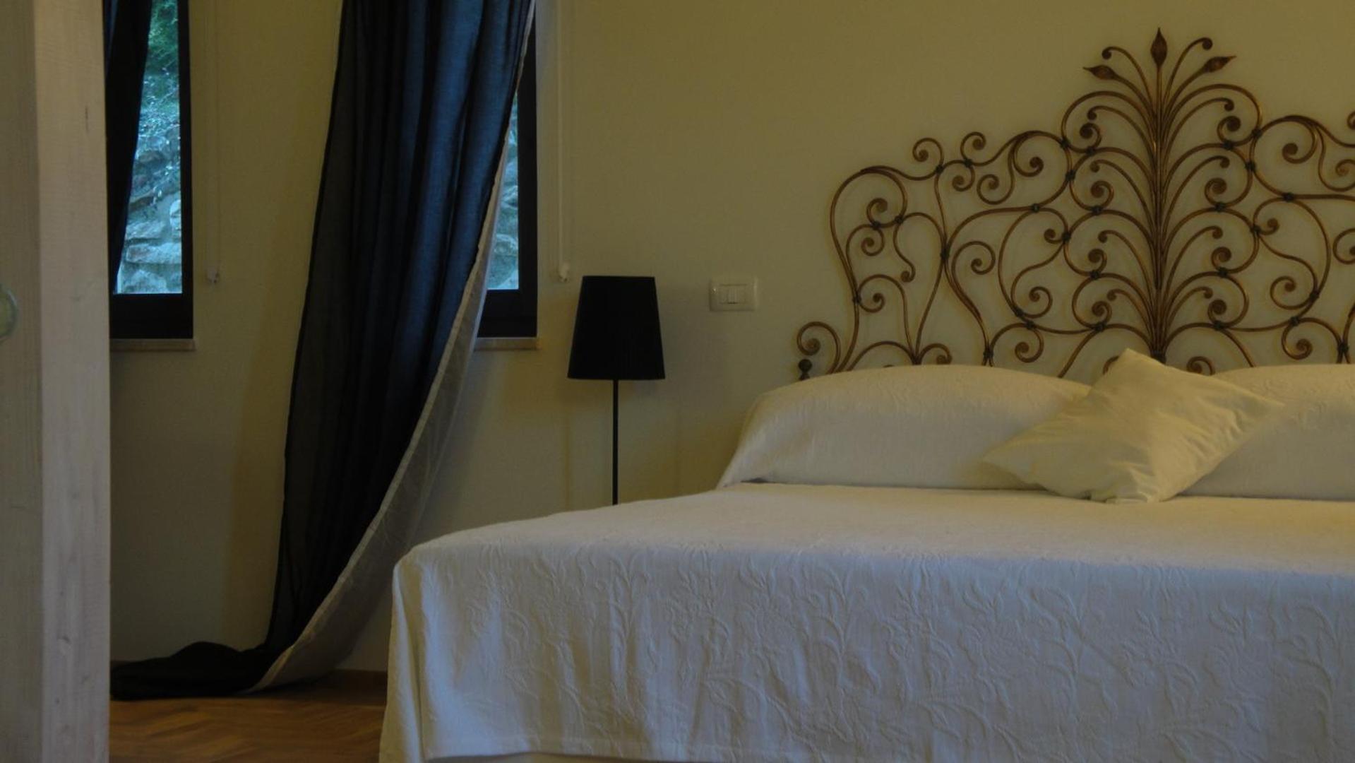 Superior Family Room - Photo 2