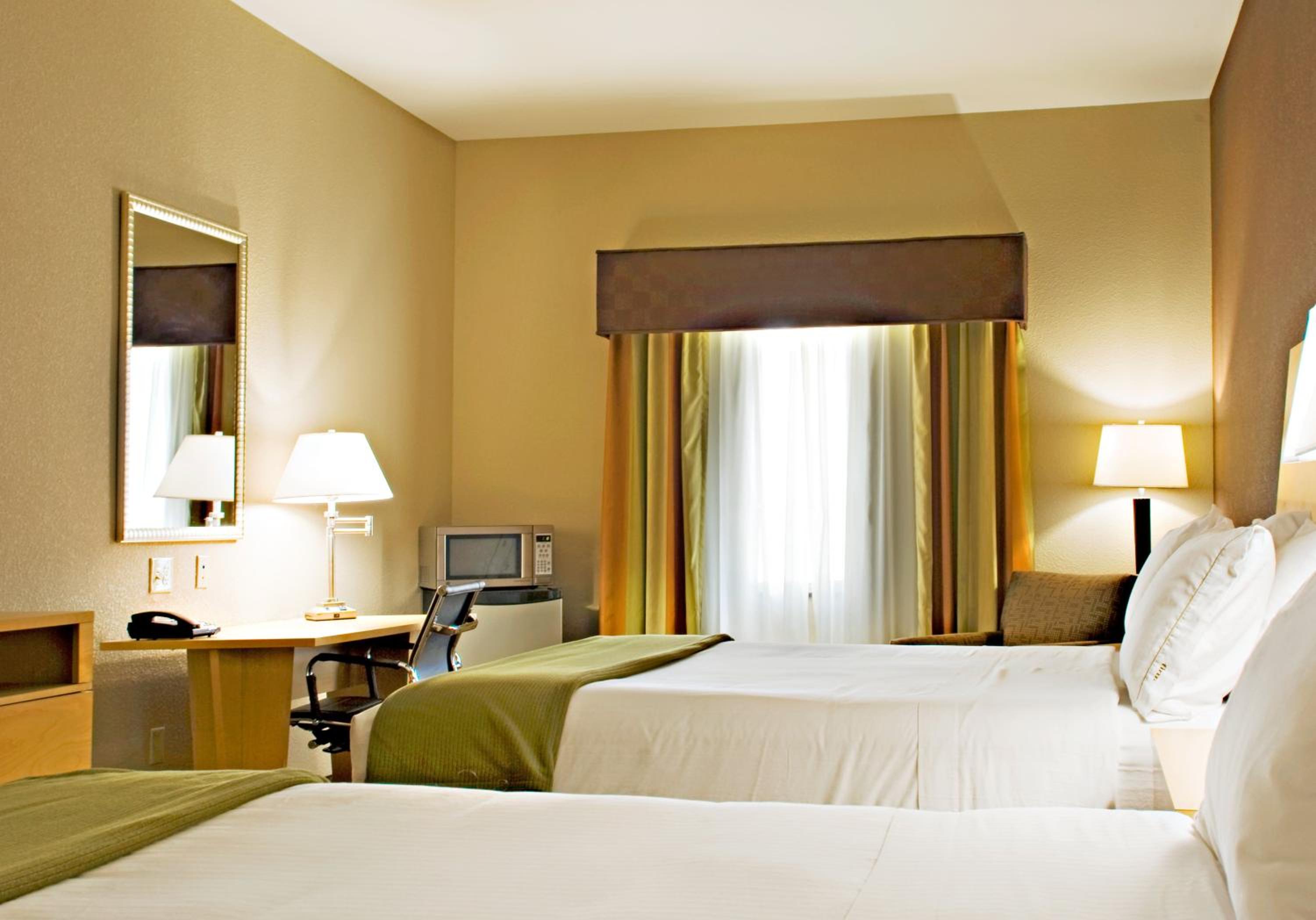 Standard Room with Two Queen Beds