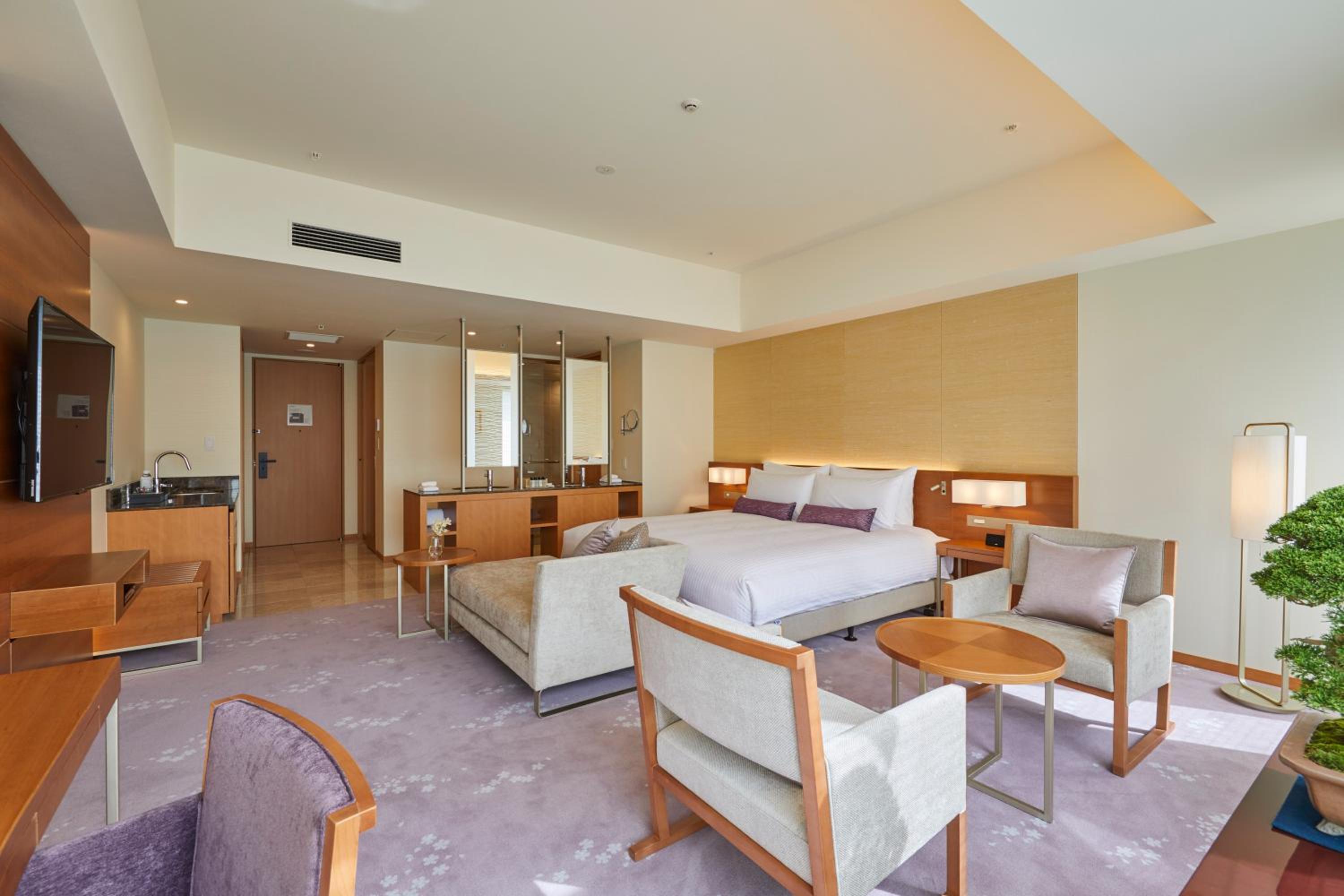 Deluxe Room King