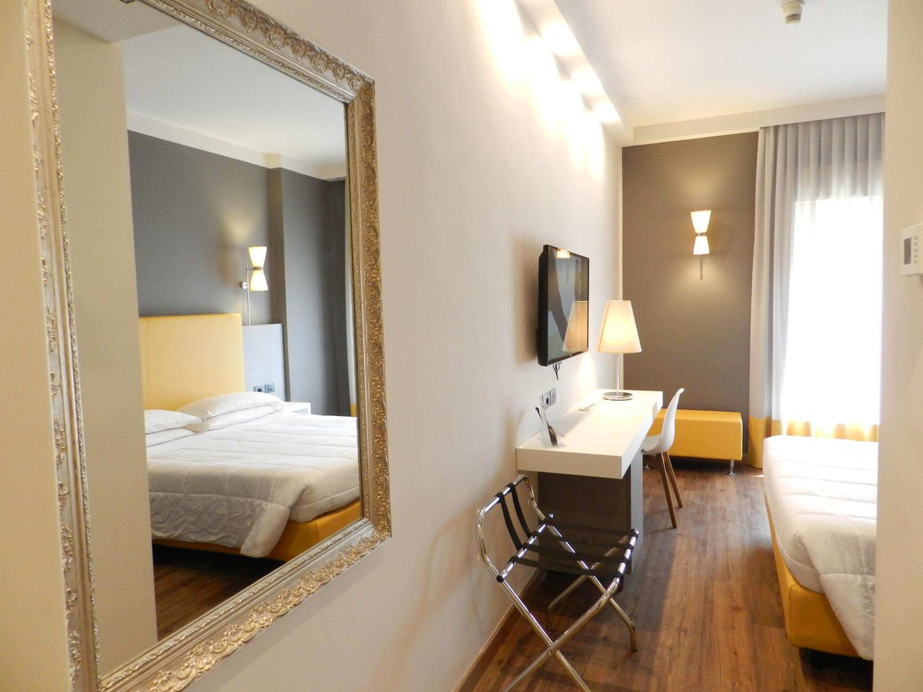 Superior Double or Twin Room - Photo 5