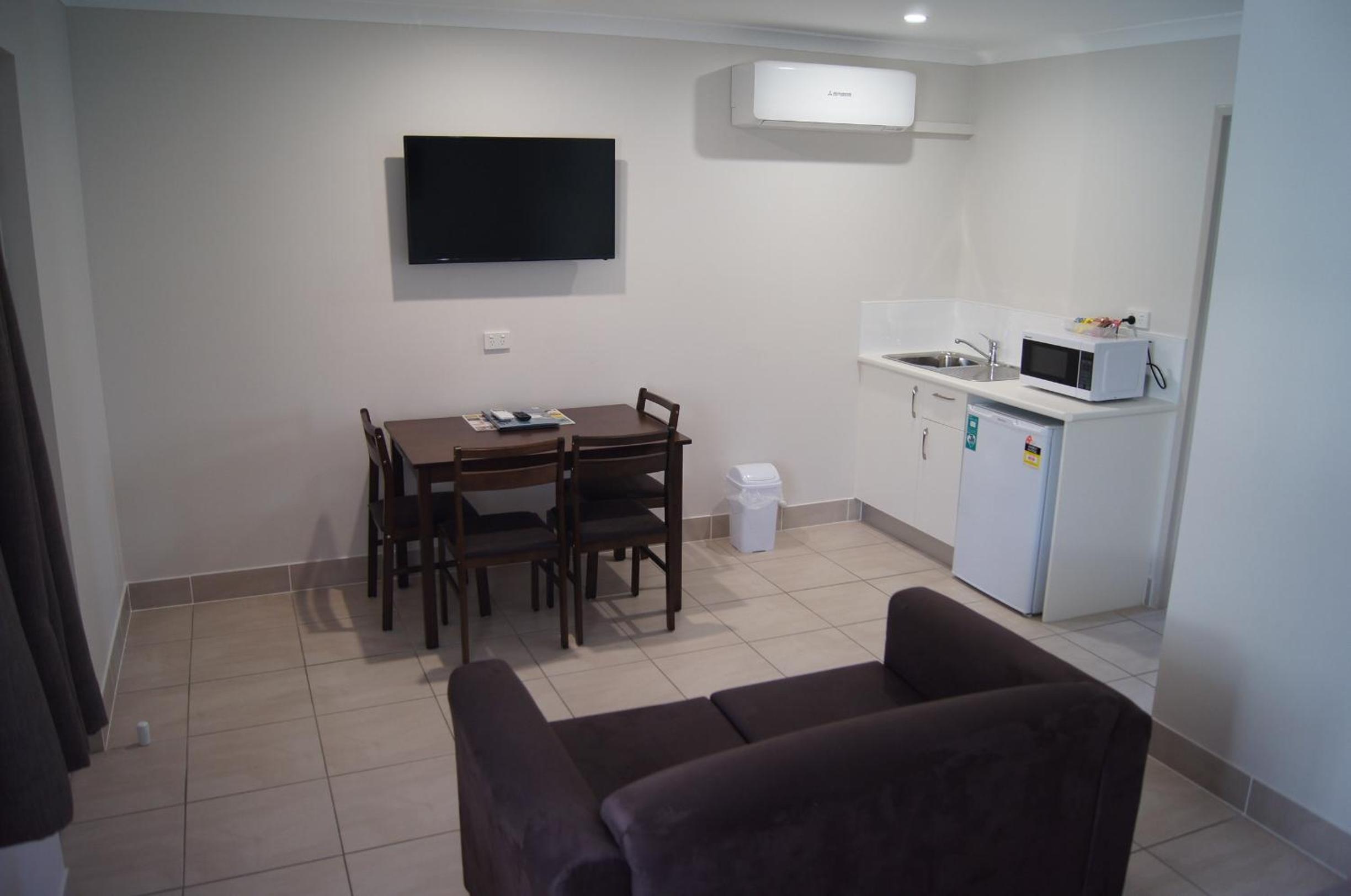 Superior Family Room photo 1
