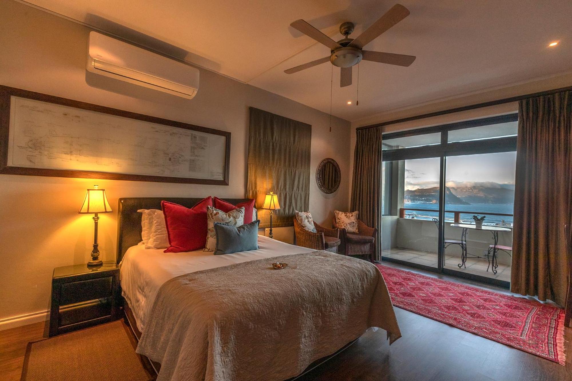 Luxury Studio with Balcony with Seaview photo 1