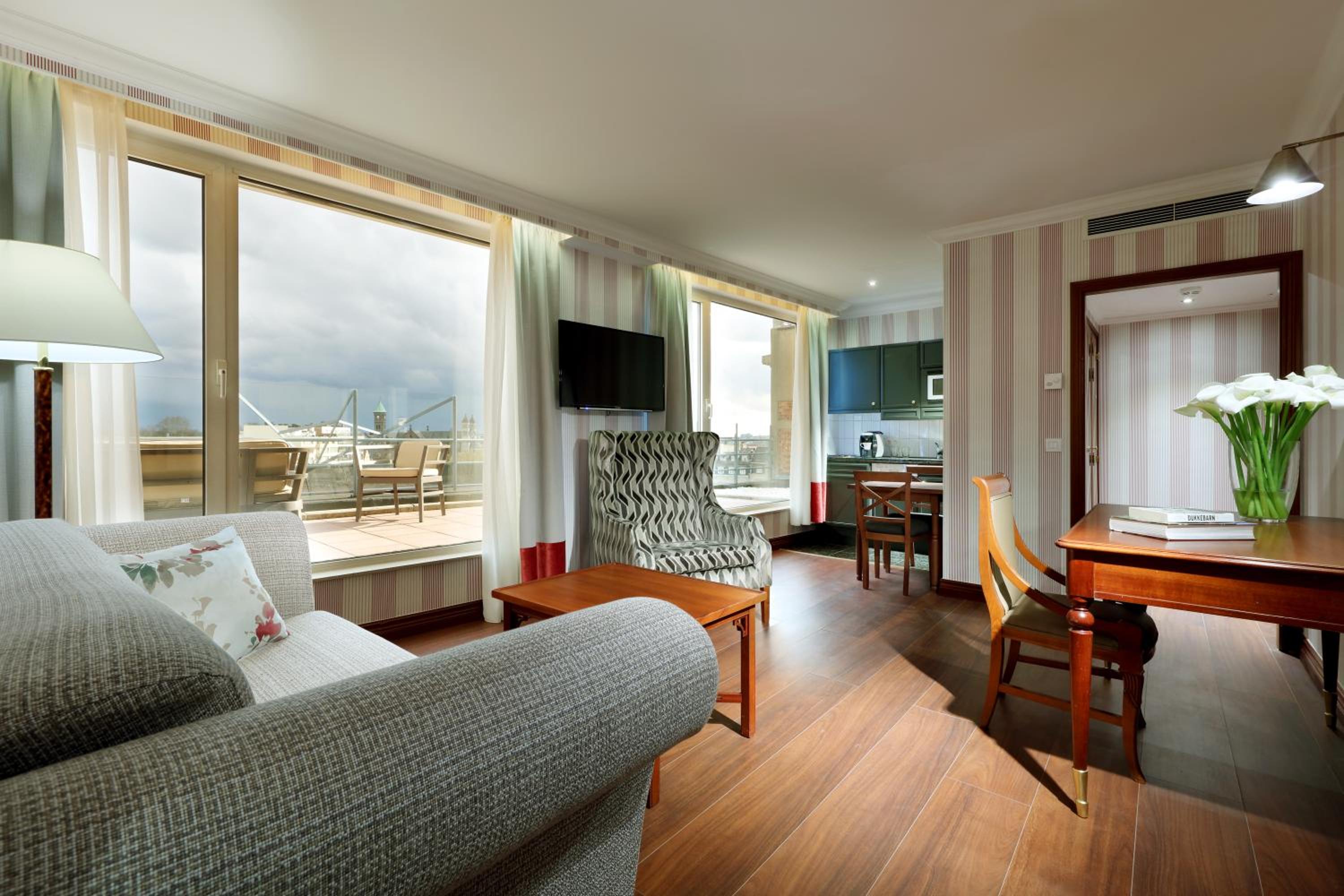 Junior Suite with Terrace - Photo 5
