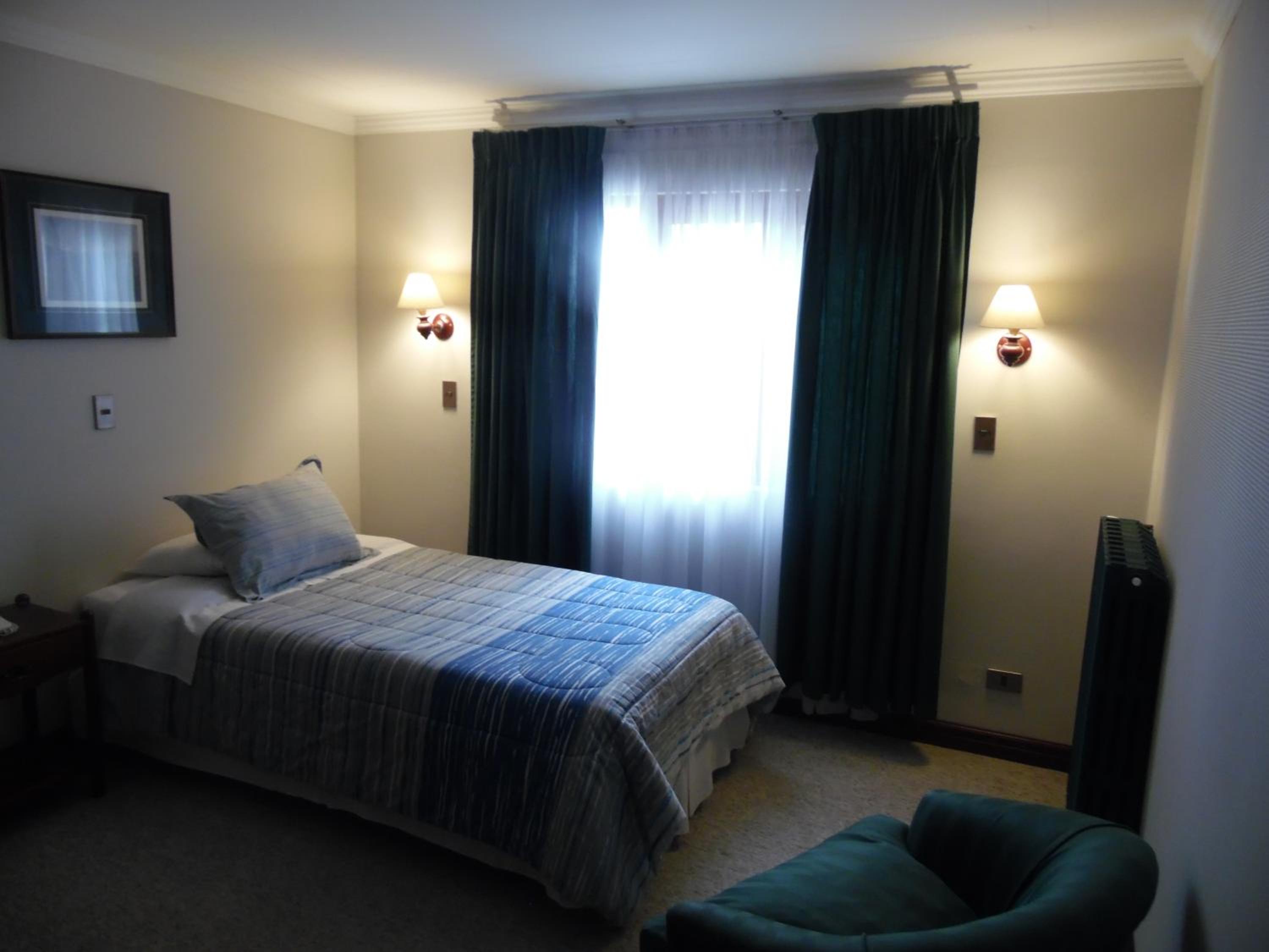 Single Room with Private Bathroom photo 3