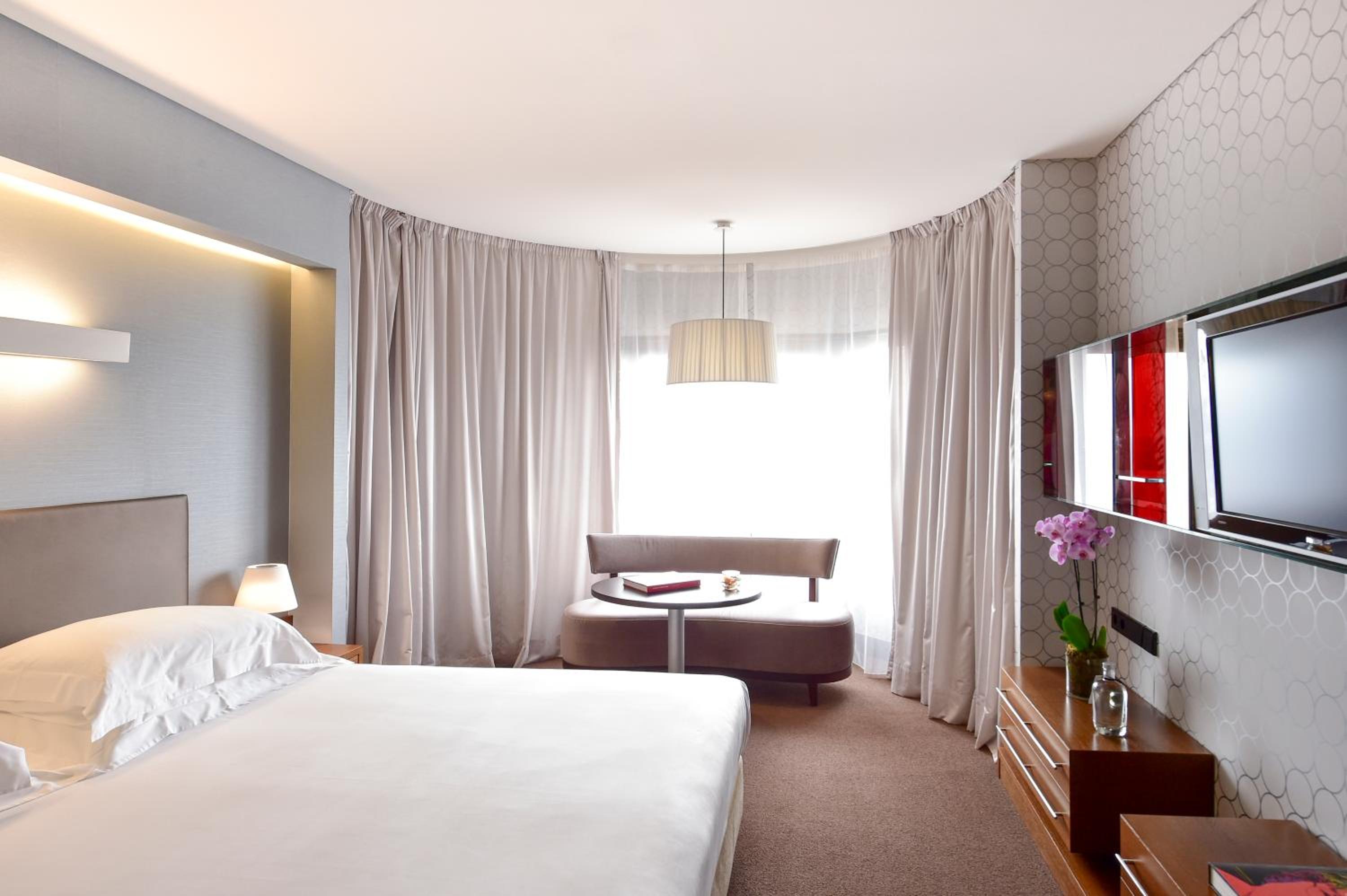 Superior Suite - Photo 2