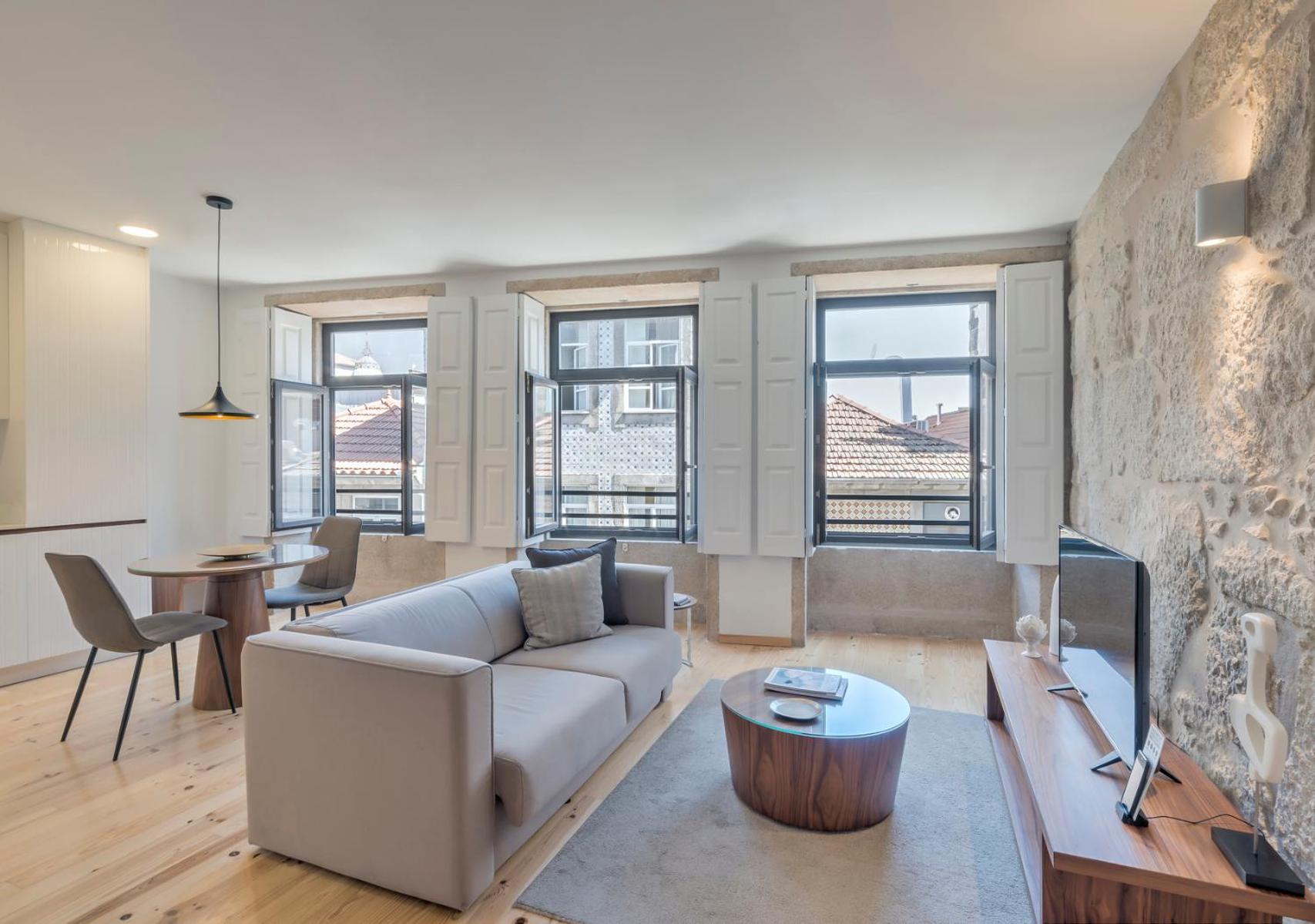 Superior Apartment with City View