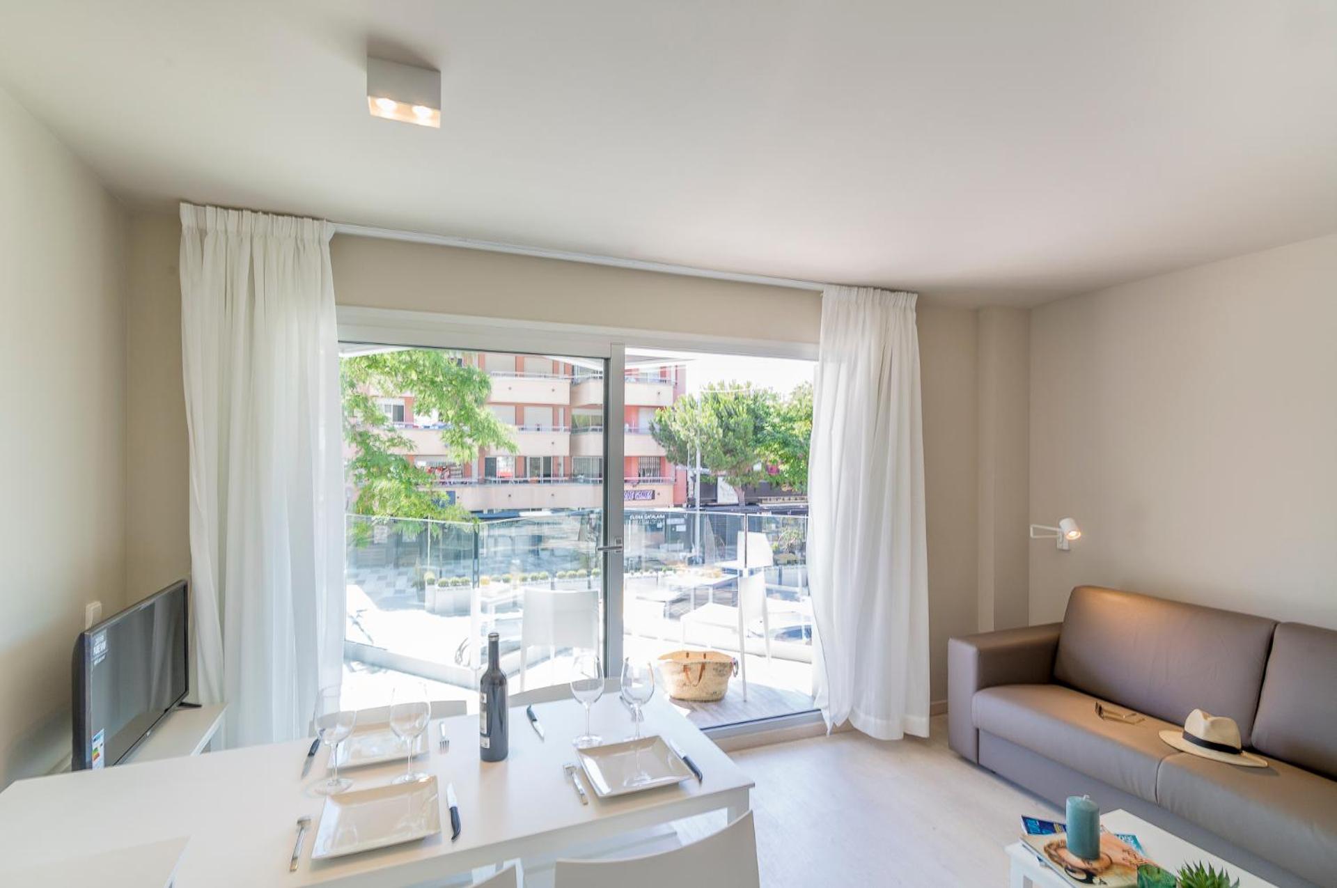 Apartamento de Dos Habitaciones con Terraza