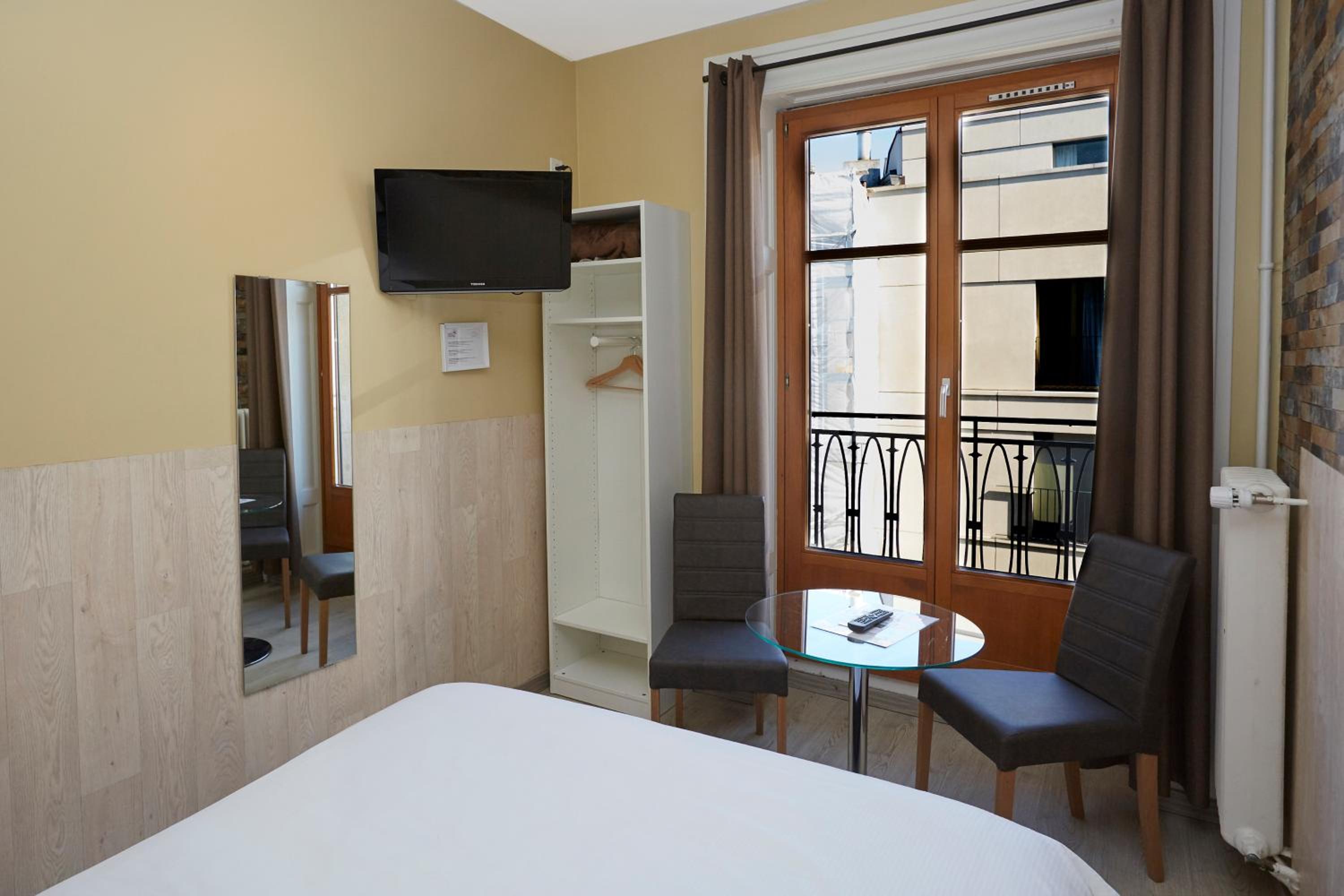 Small Double Room photo 2