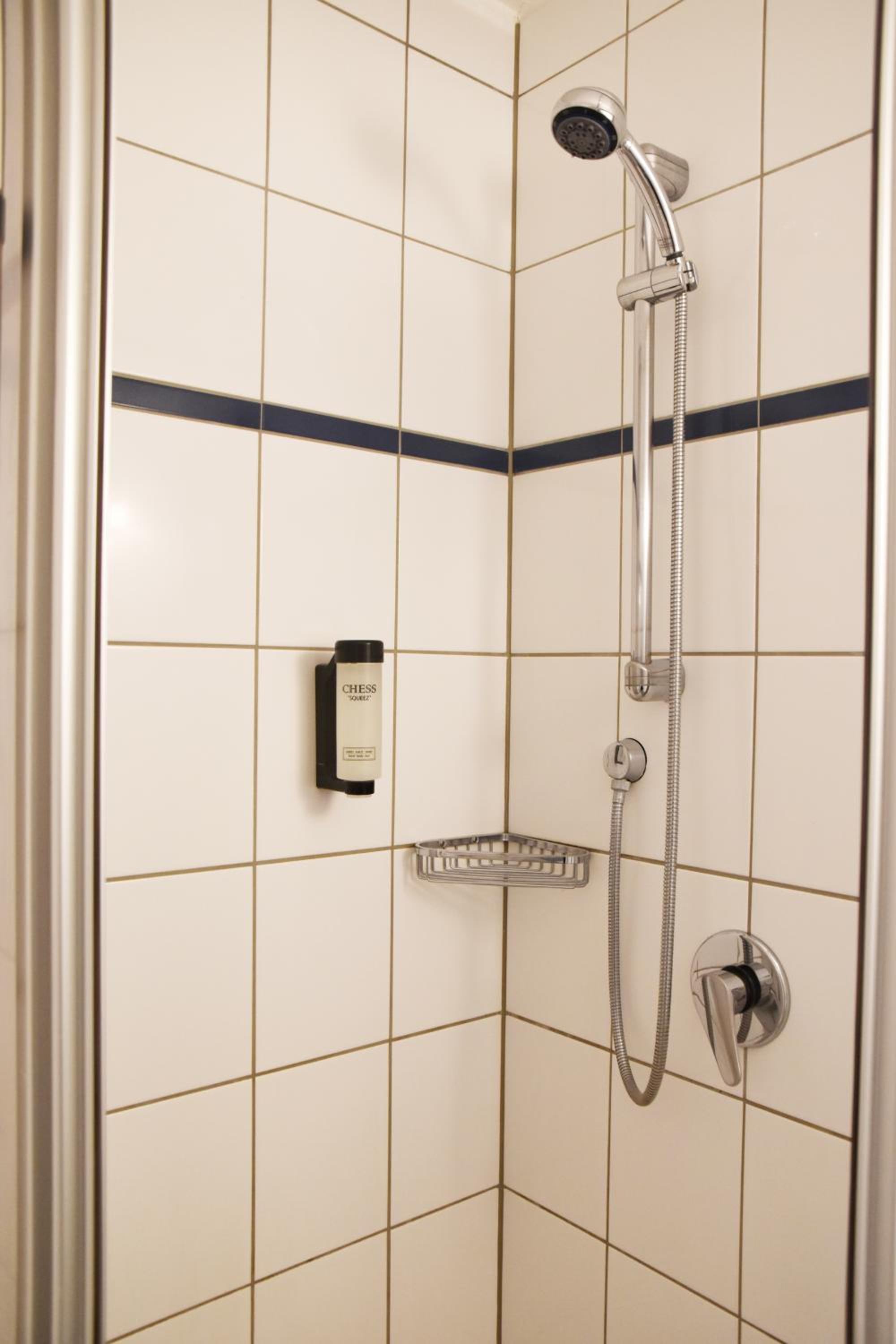 Business Double Room - Photo 6