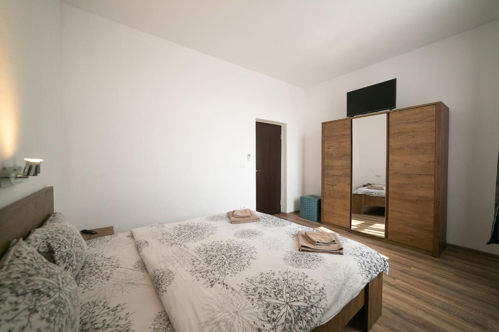 Two-Bedroom Apartment - Photo 2