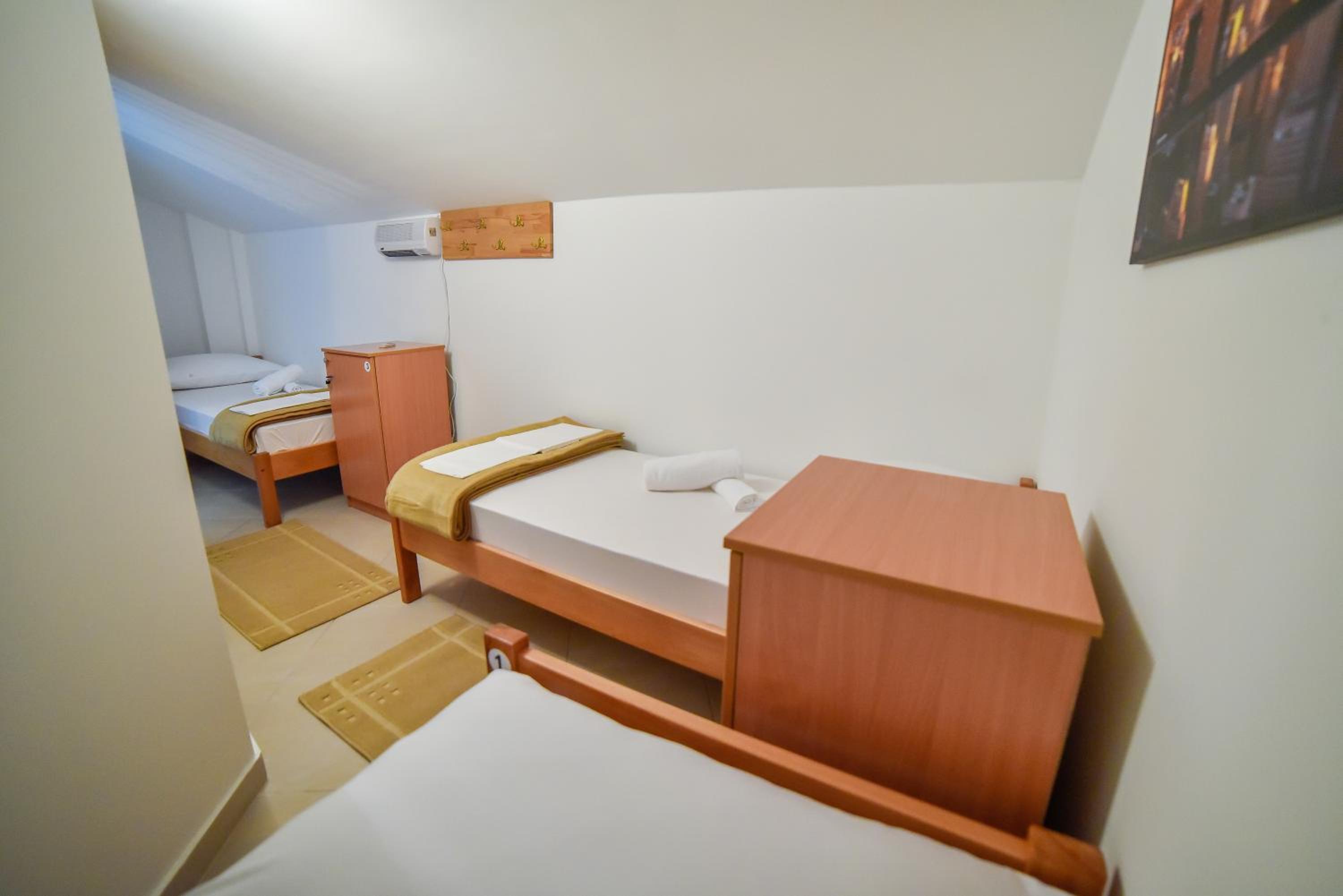Single Bed in Mixed Dormitory Room photo 1
