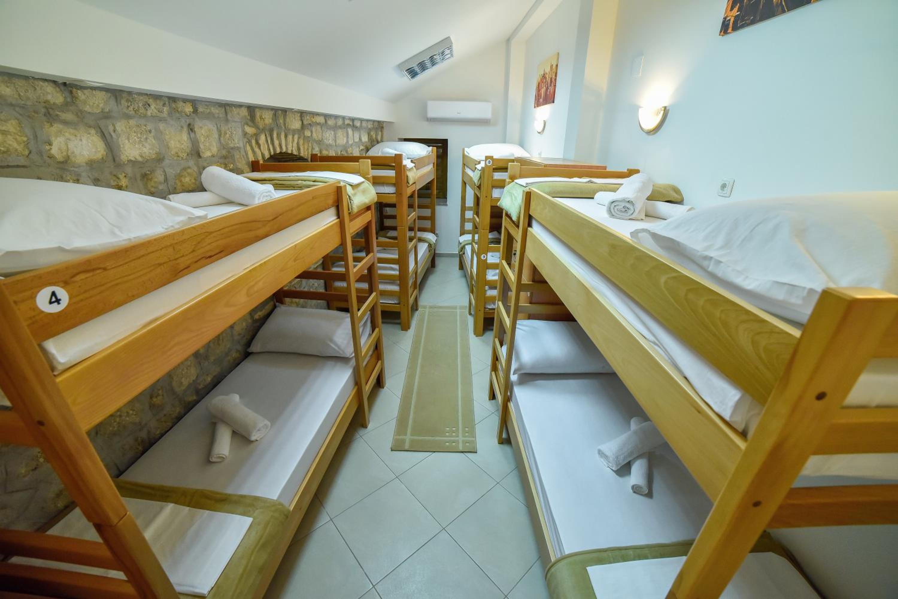Bed in 8-Bed Mixed Dormitory photo 2