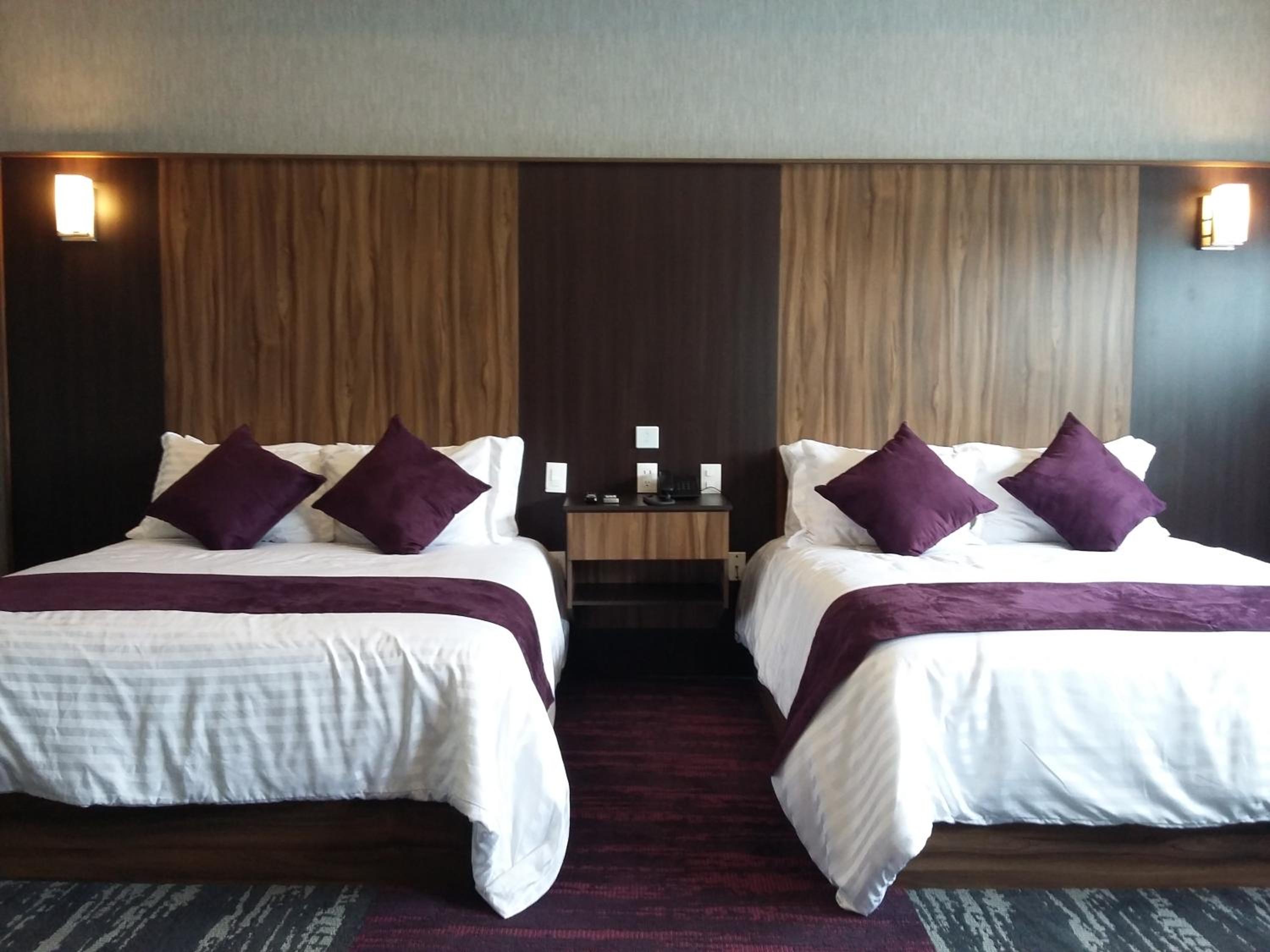 2 Double Beds, Master Suite, Non-Smoking - Photo 11