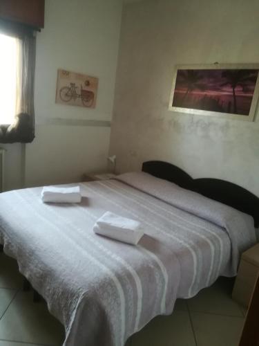 One-Bedroom Apartment with Balcony with Lake View B29 photo 1