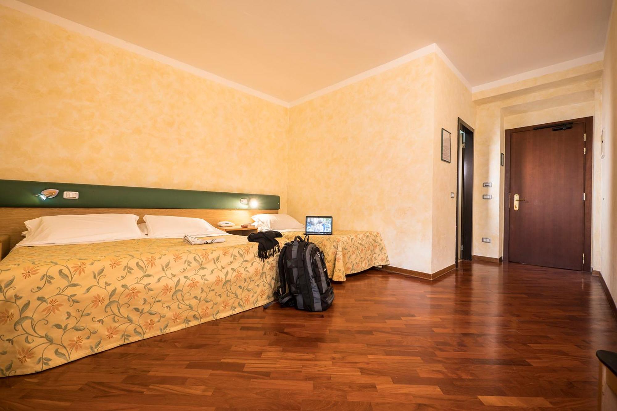 Classic Triple Room - Photo 3