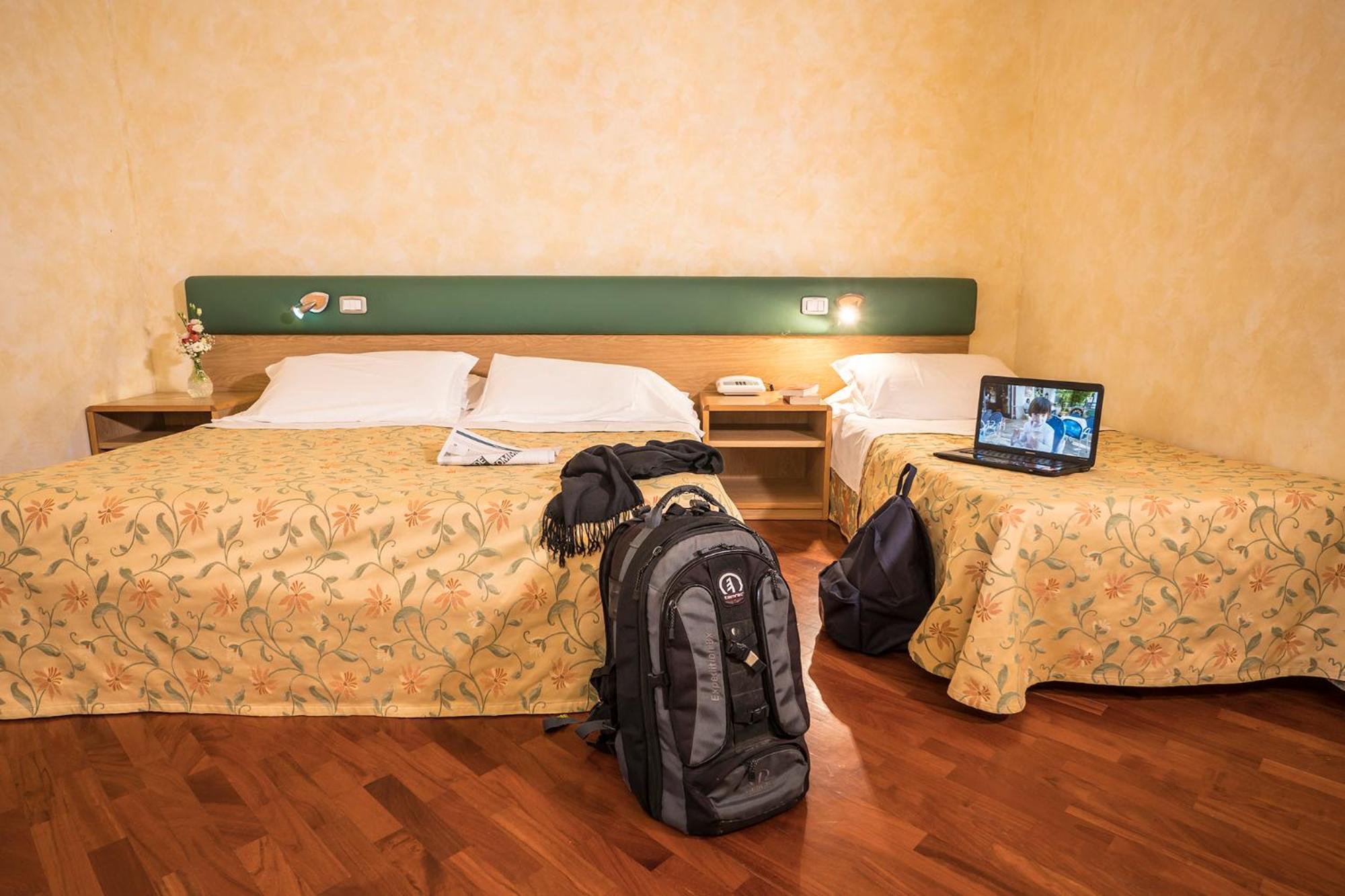 Classic Triple Room - Photo 1