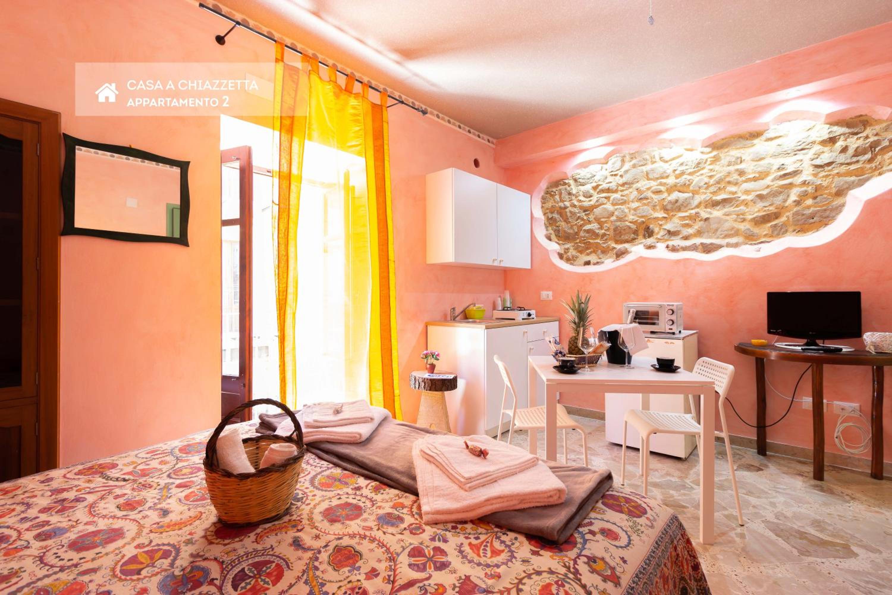 Large Double Room - Photo 6
