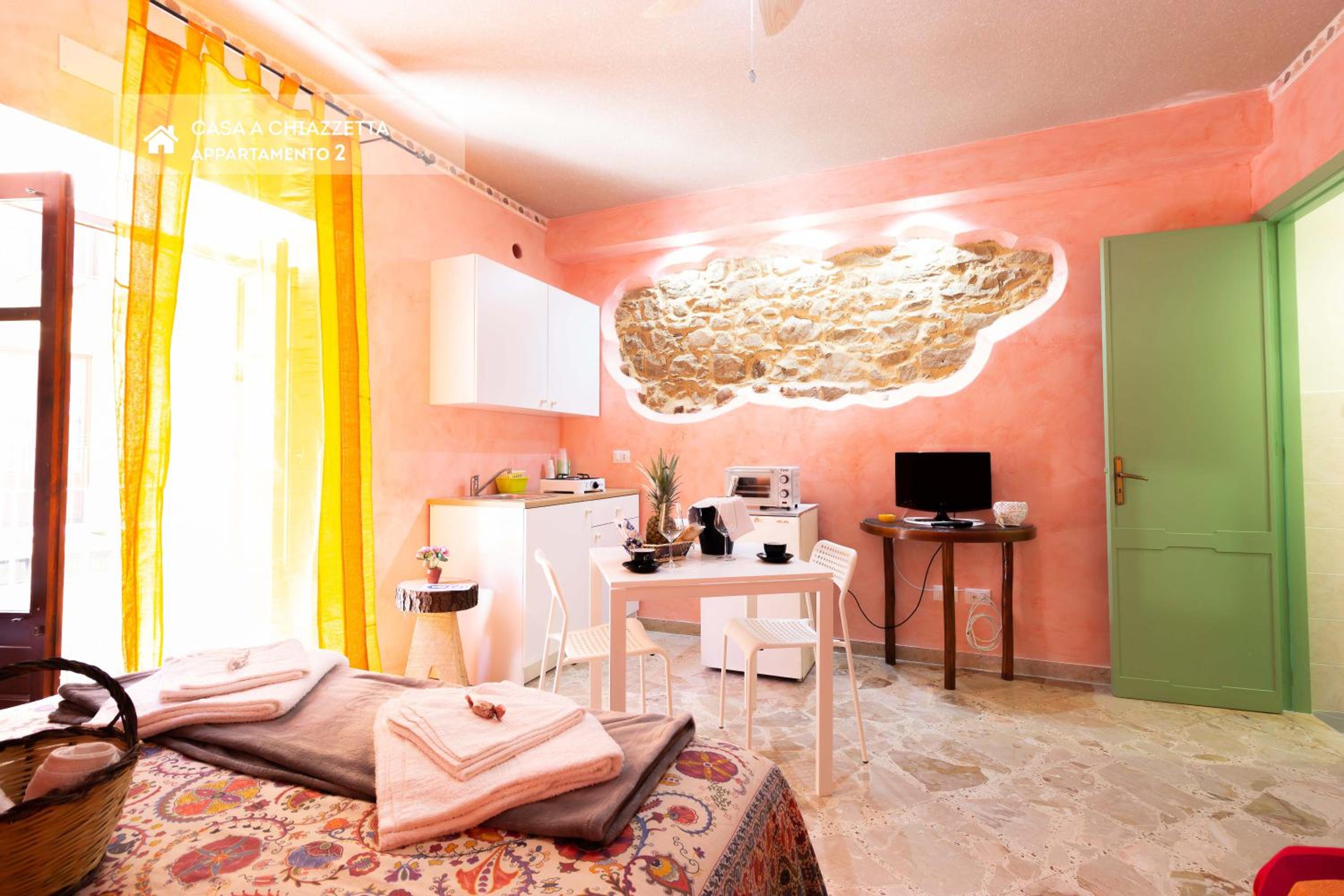 Large Double Room - Photo 5