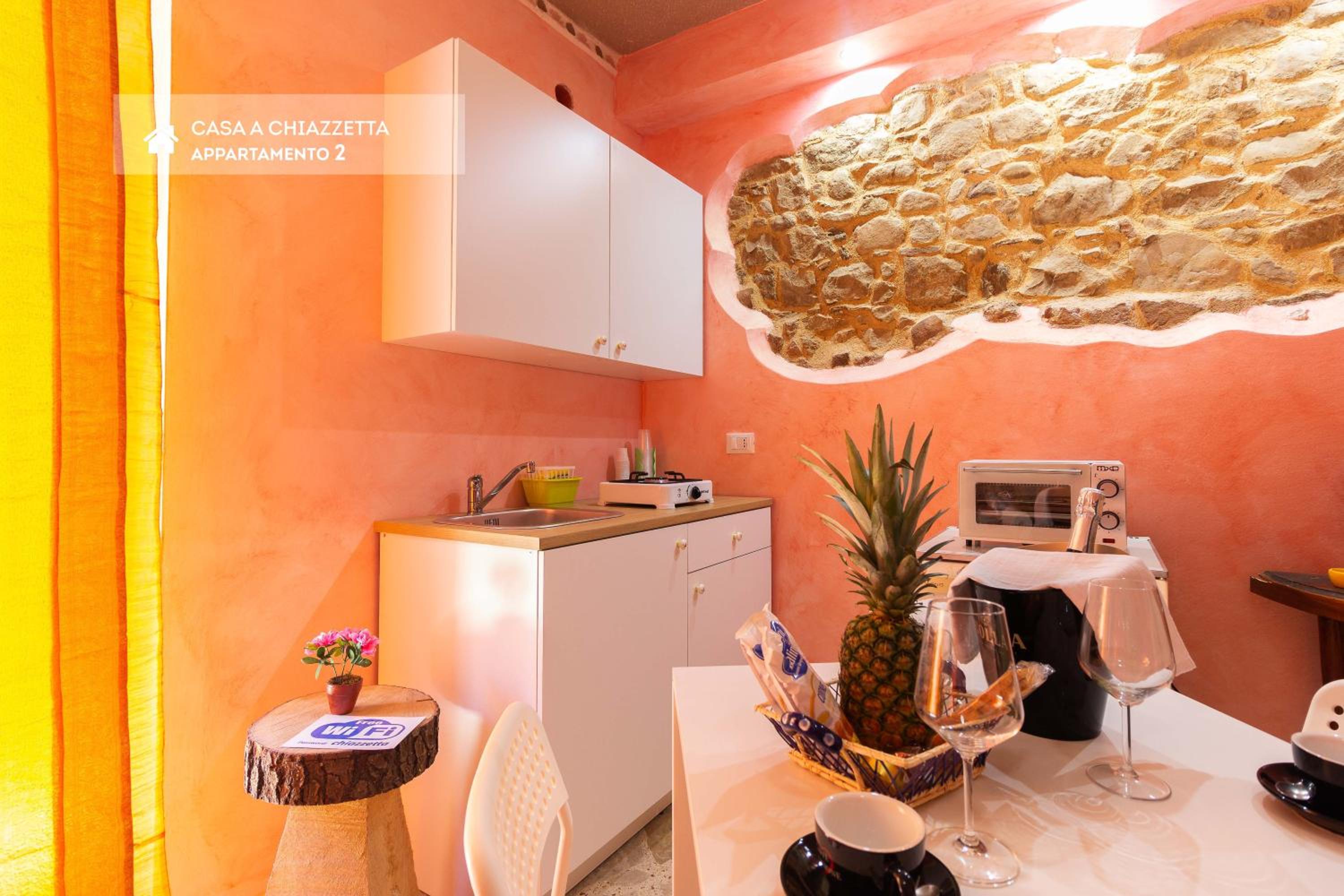Large Double Room - Photo 9