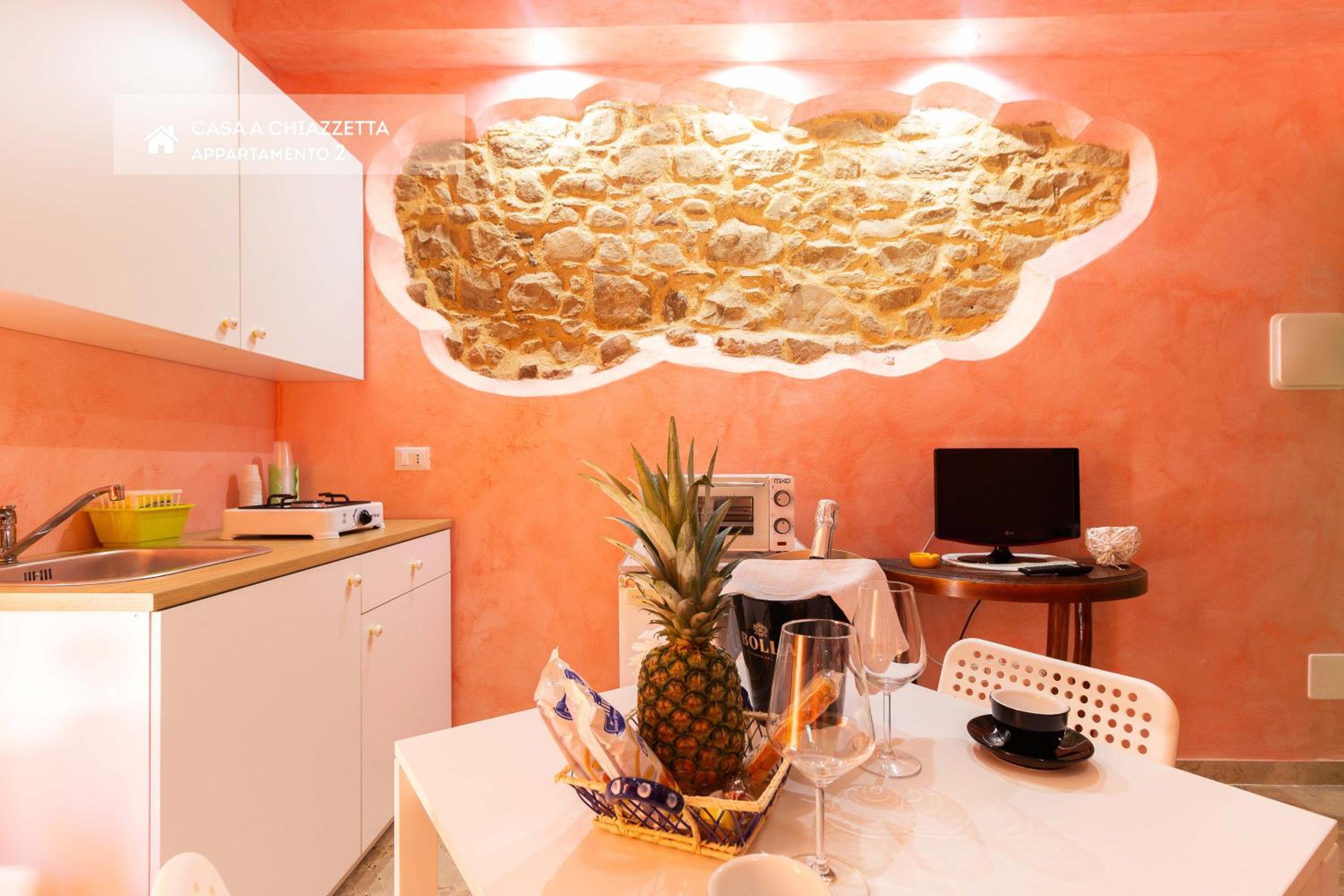 Large Double Room - Photo 10