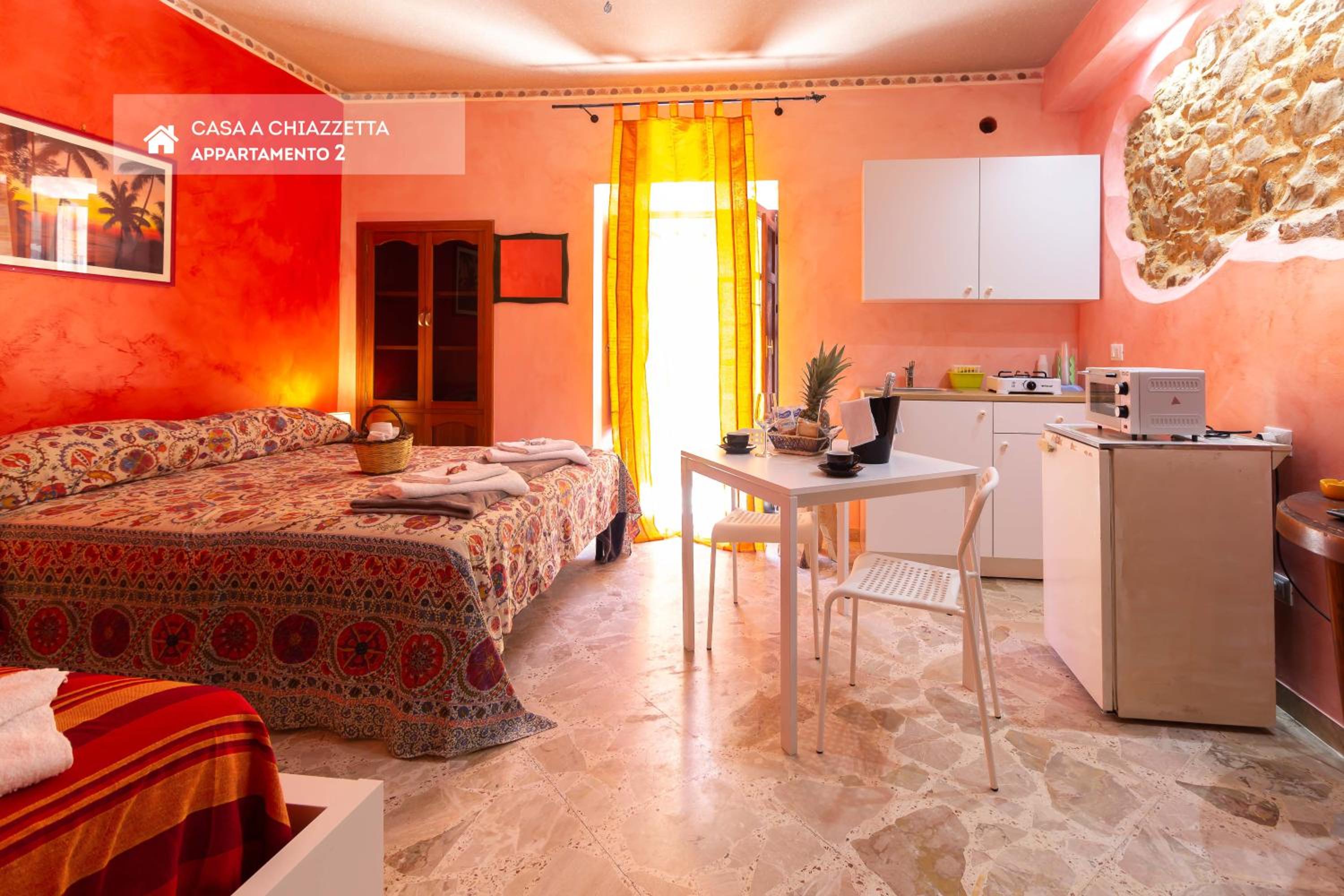 Large Double Room - Photo 1
