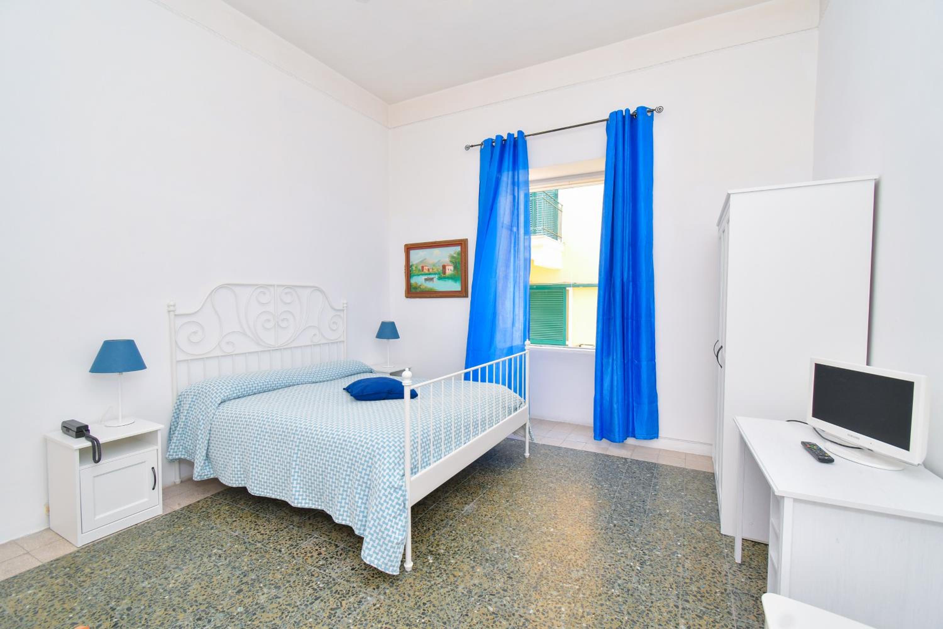 Economy Double Room With Air Conditioning