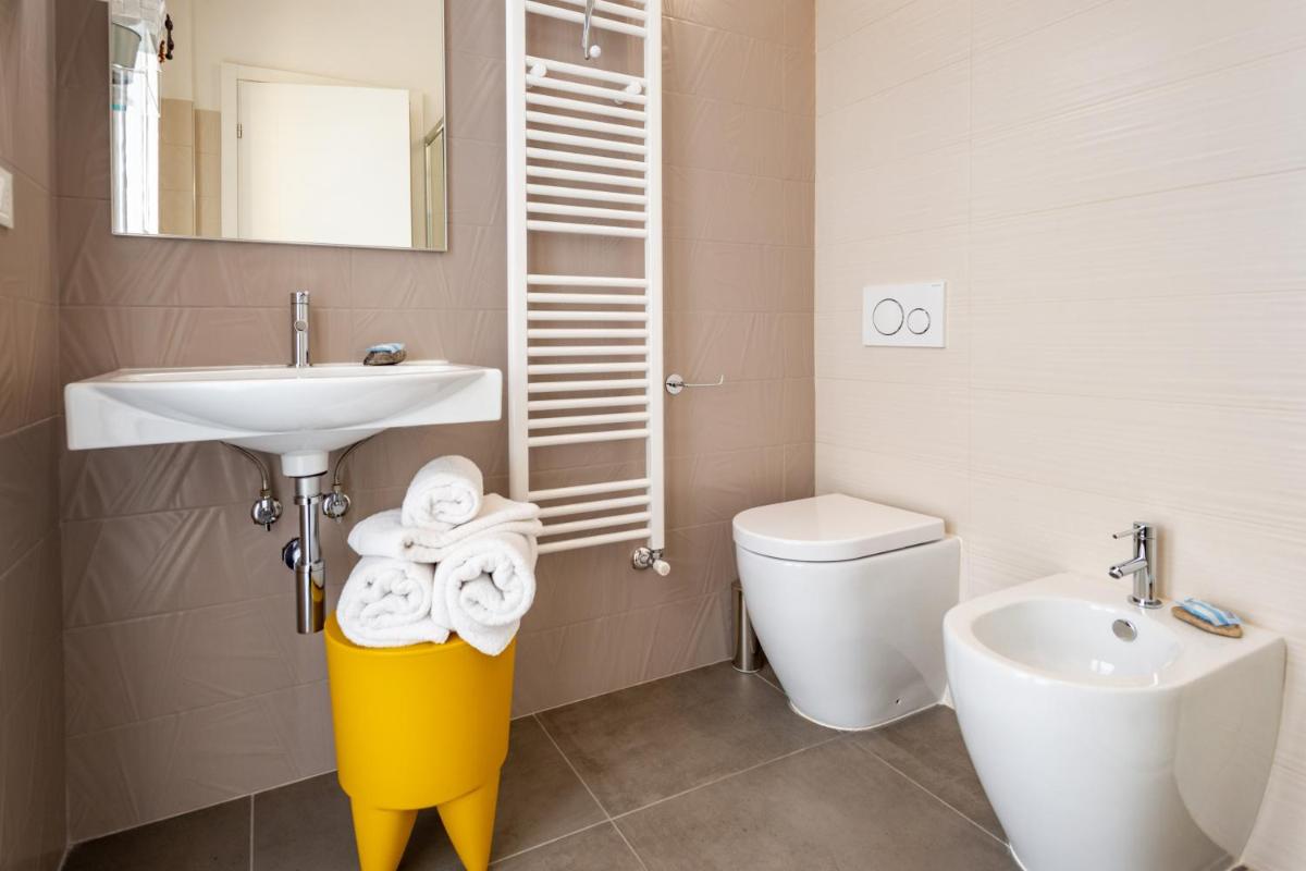 Deluxe Double Room with Balcony photo 3