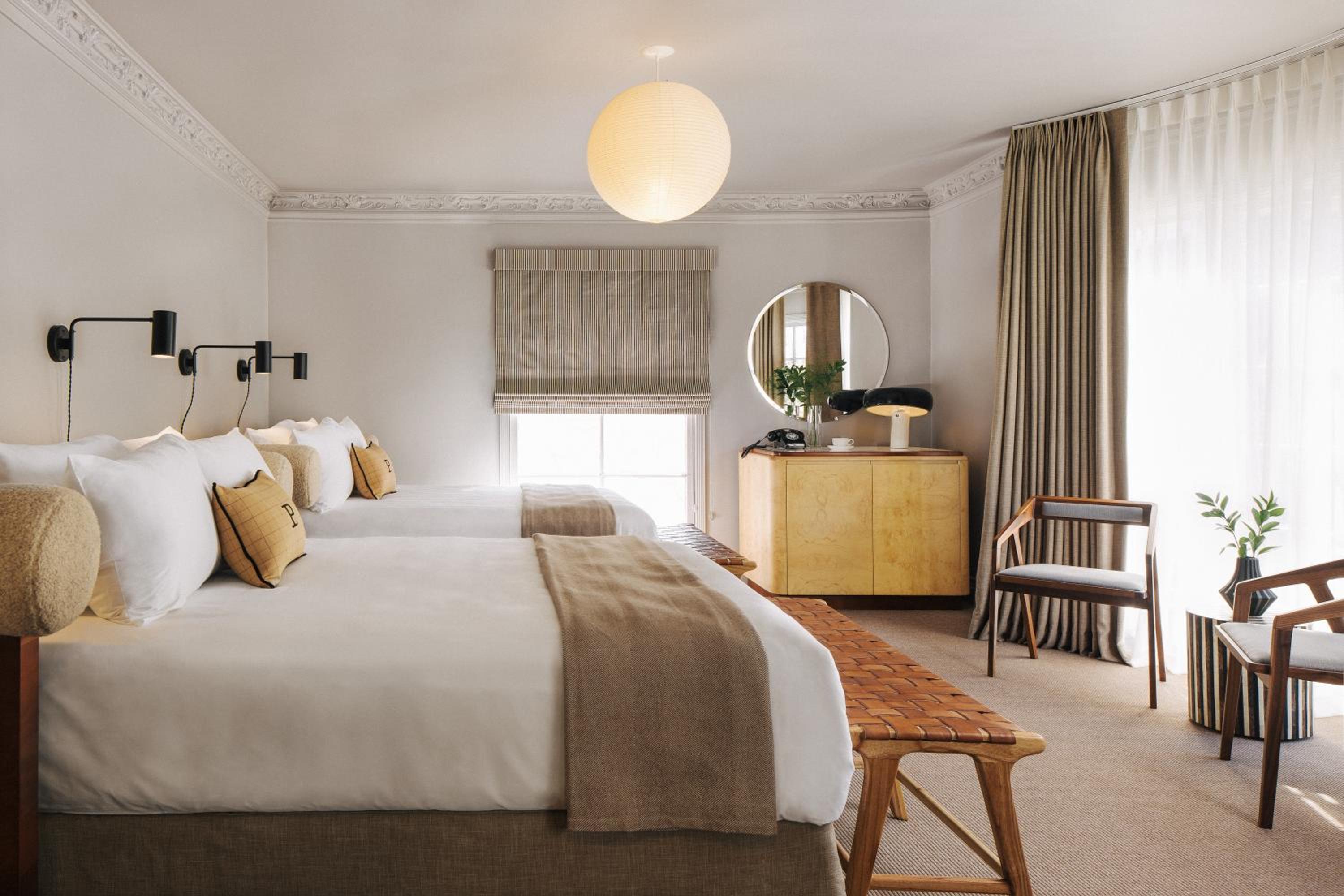 Queen Room with Two Queen Beds photo 1