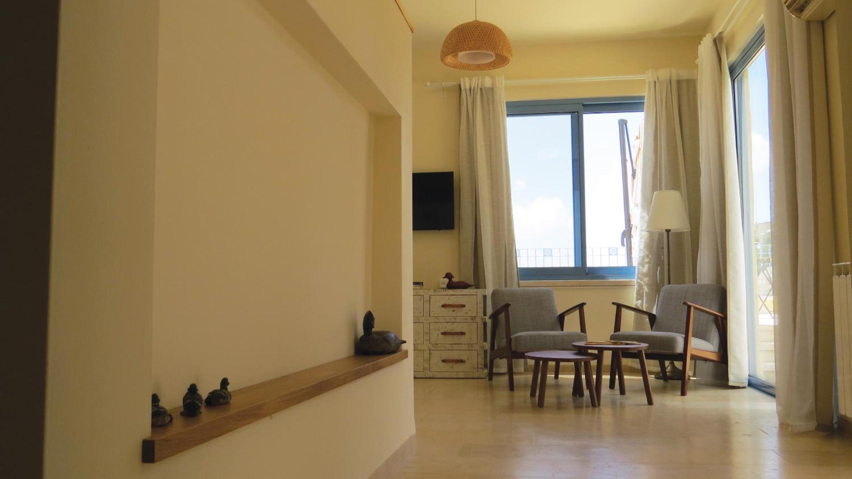 Studio Apartment photo 1
