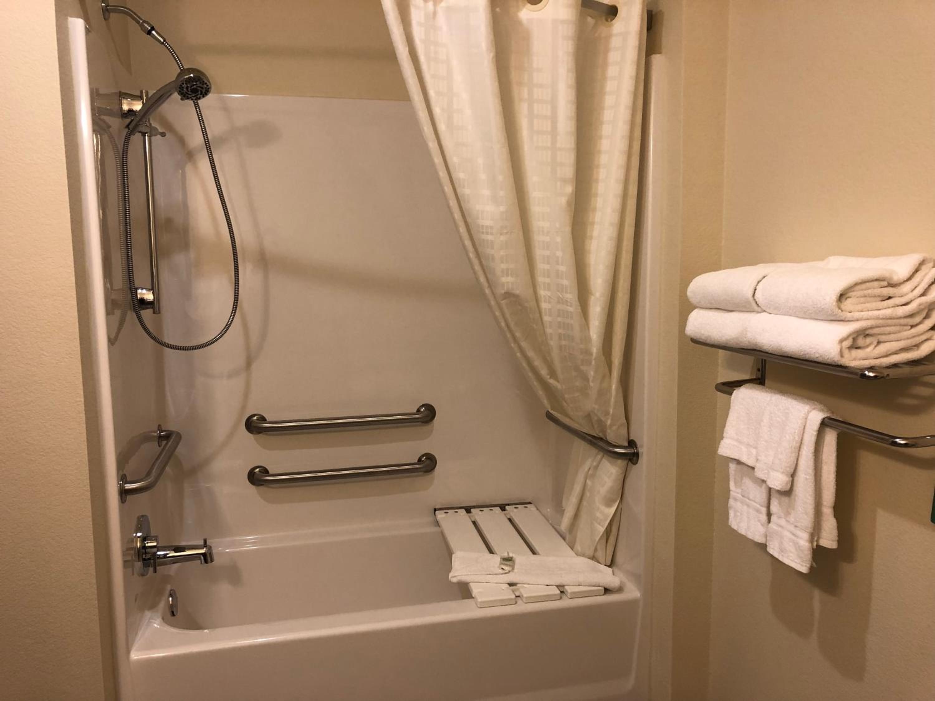 King Room - Disability Access photo 2