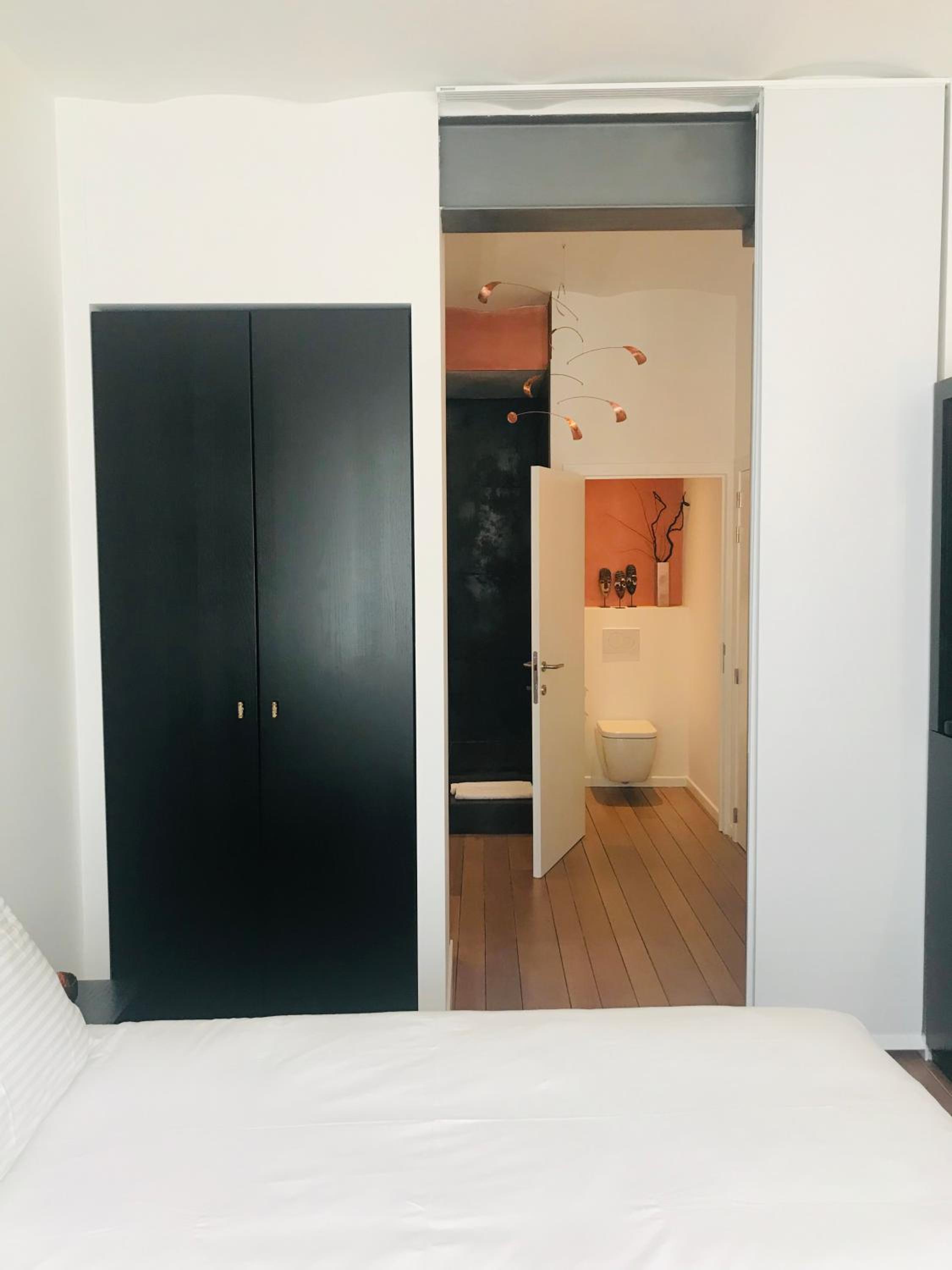 Double or Twin Room with Private Bathroom - Photo 28