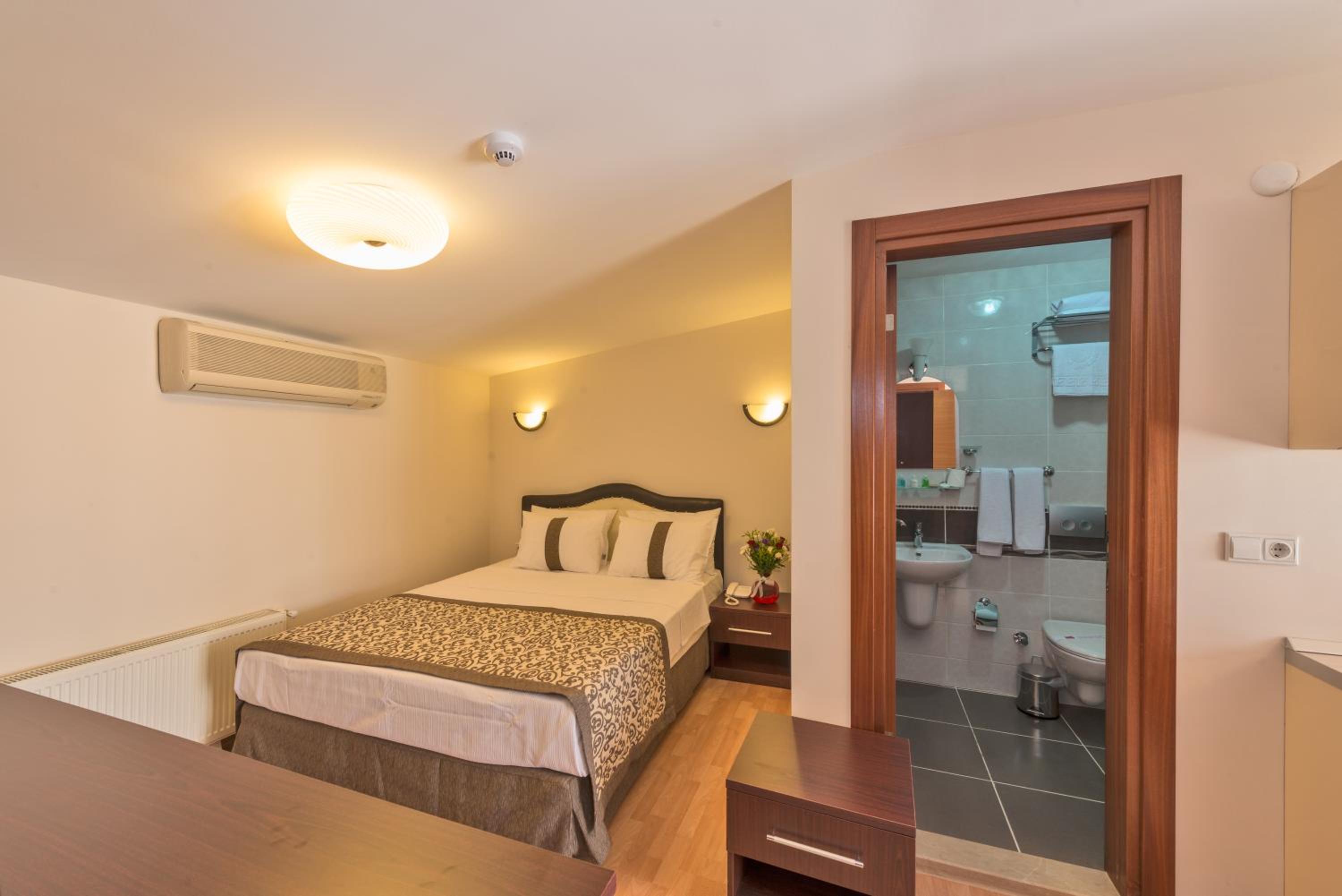 Suite with Terrace photo 3