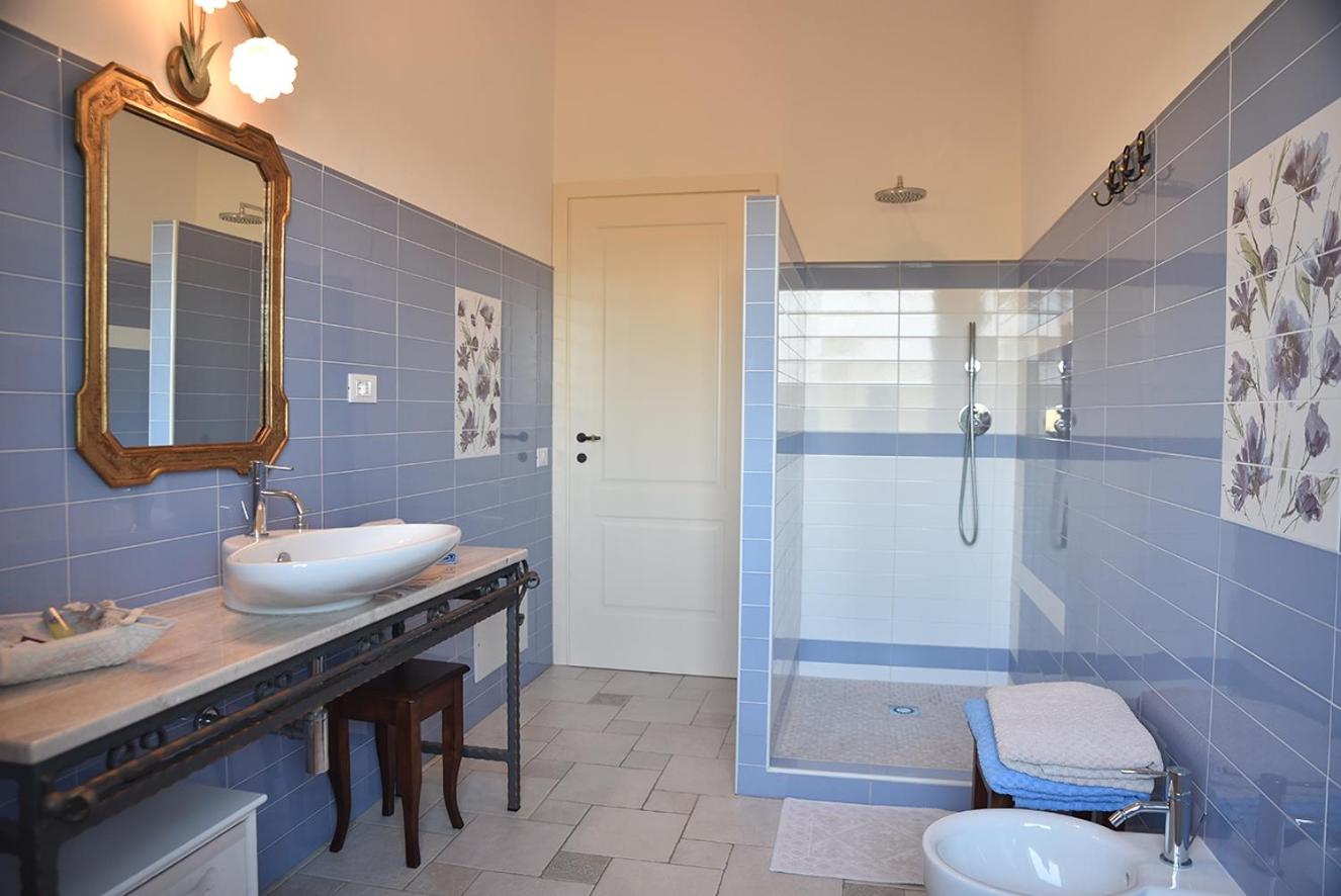 Triple Room with Private Bathroom photo 2