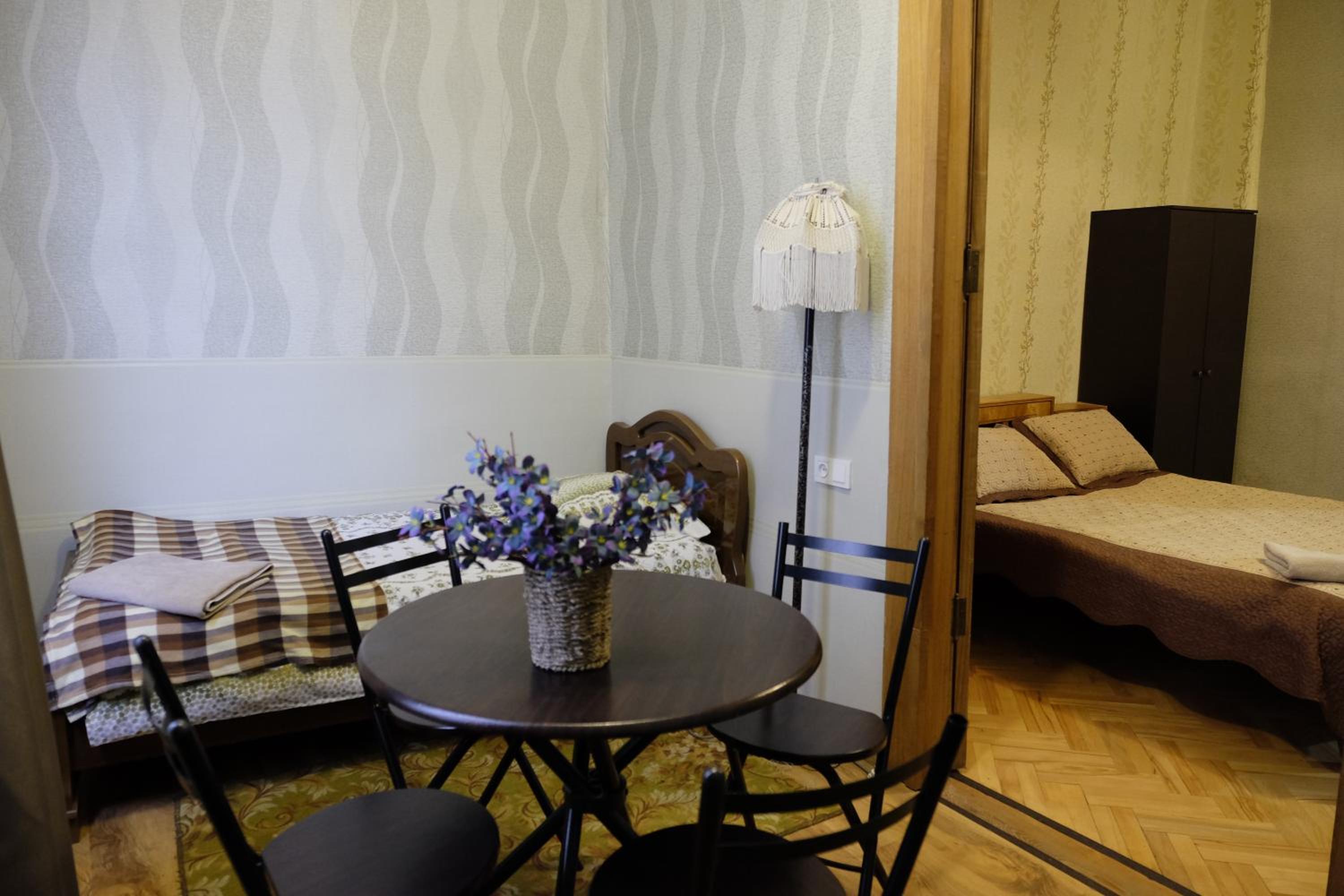 Family Room - Photo 16