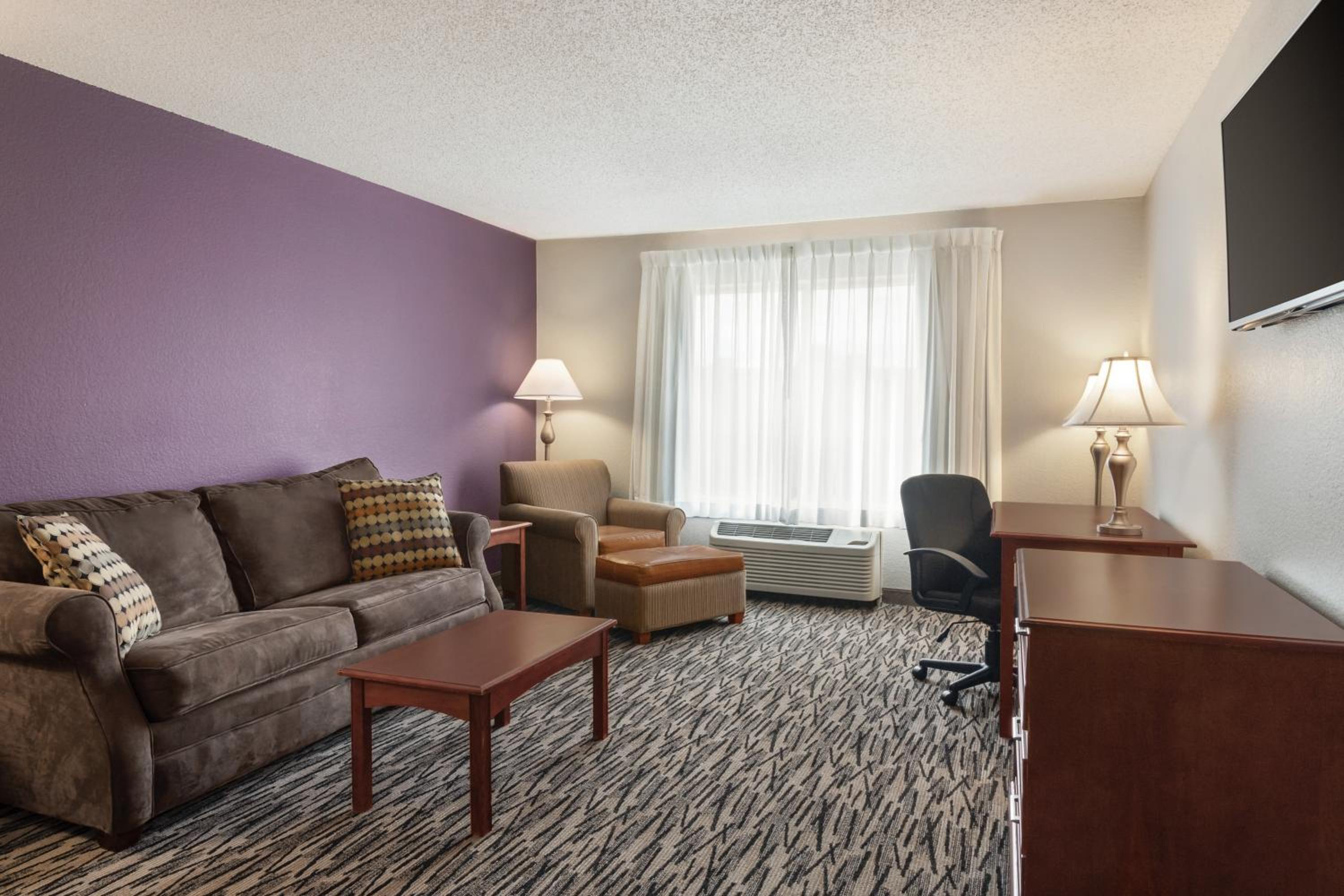 One-Bedroom Suite with Two Queen Beds - Non-Smoking photo 3