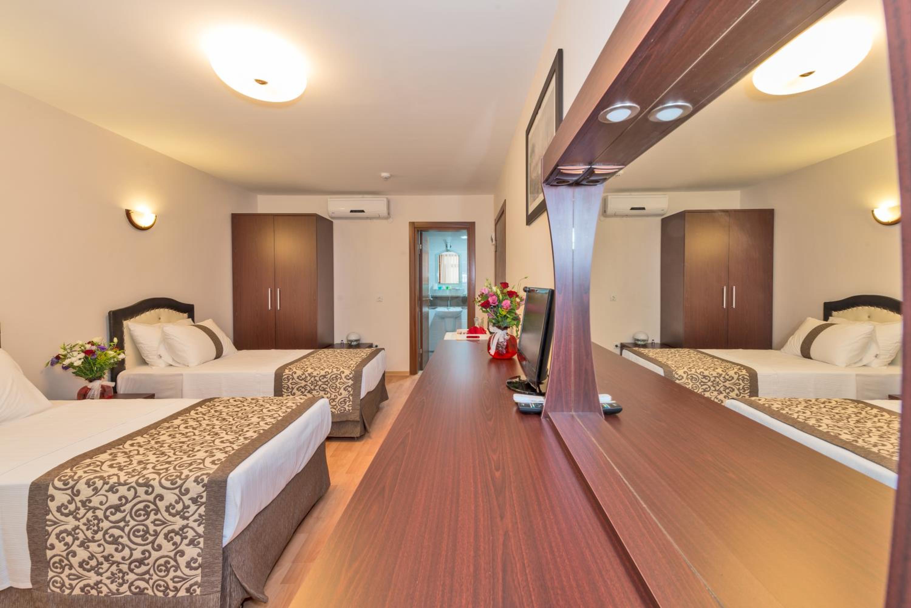 Standard Double or Twin Room photo 3