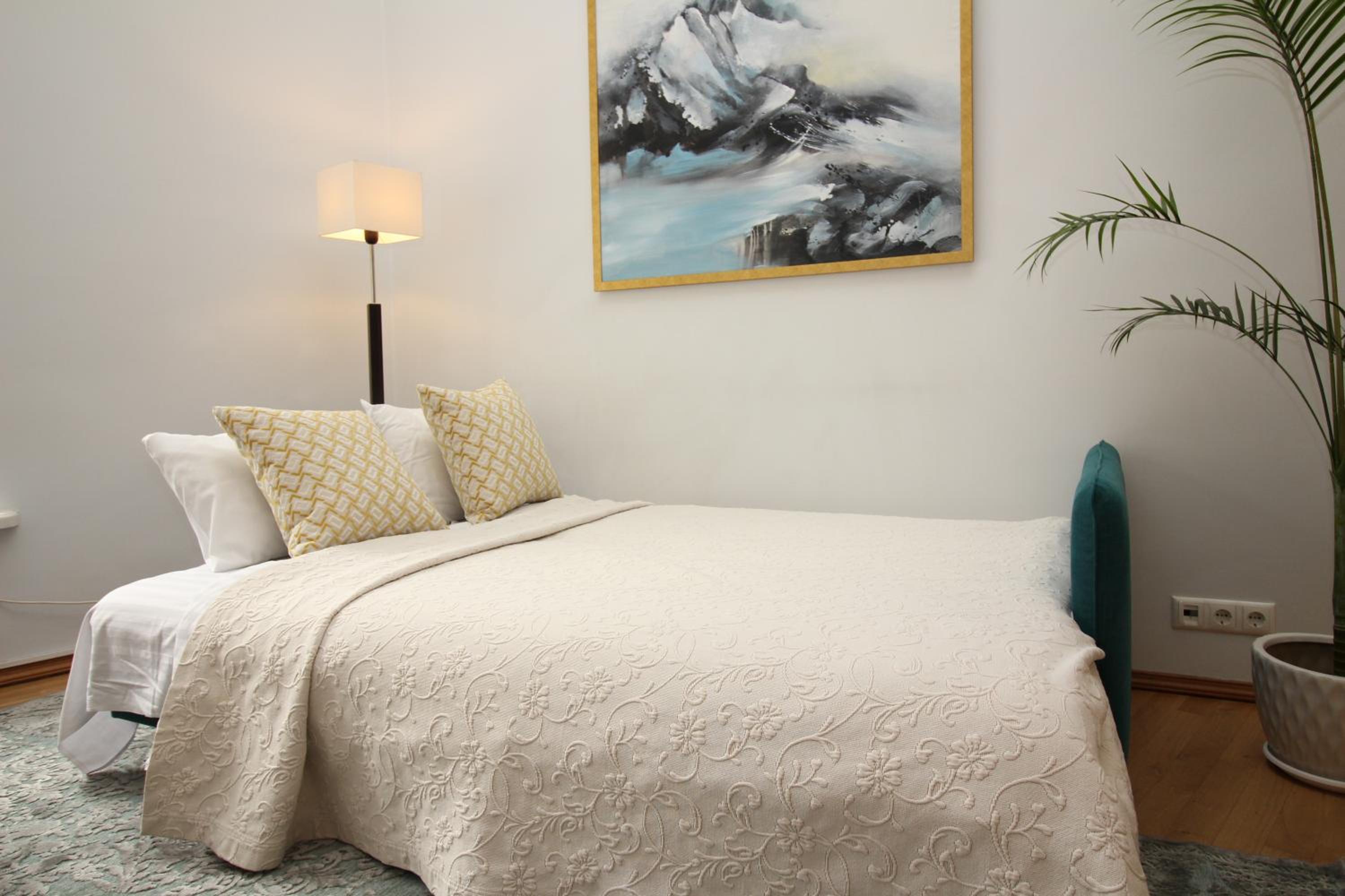One-Bedroom Apartment - Kohtu 10