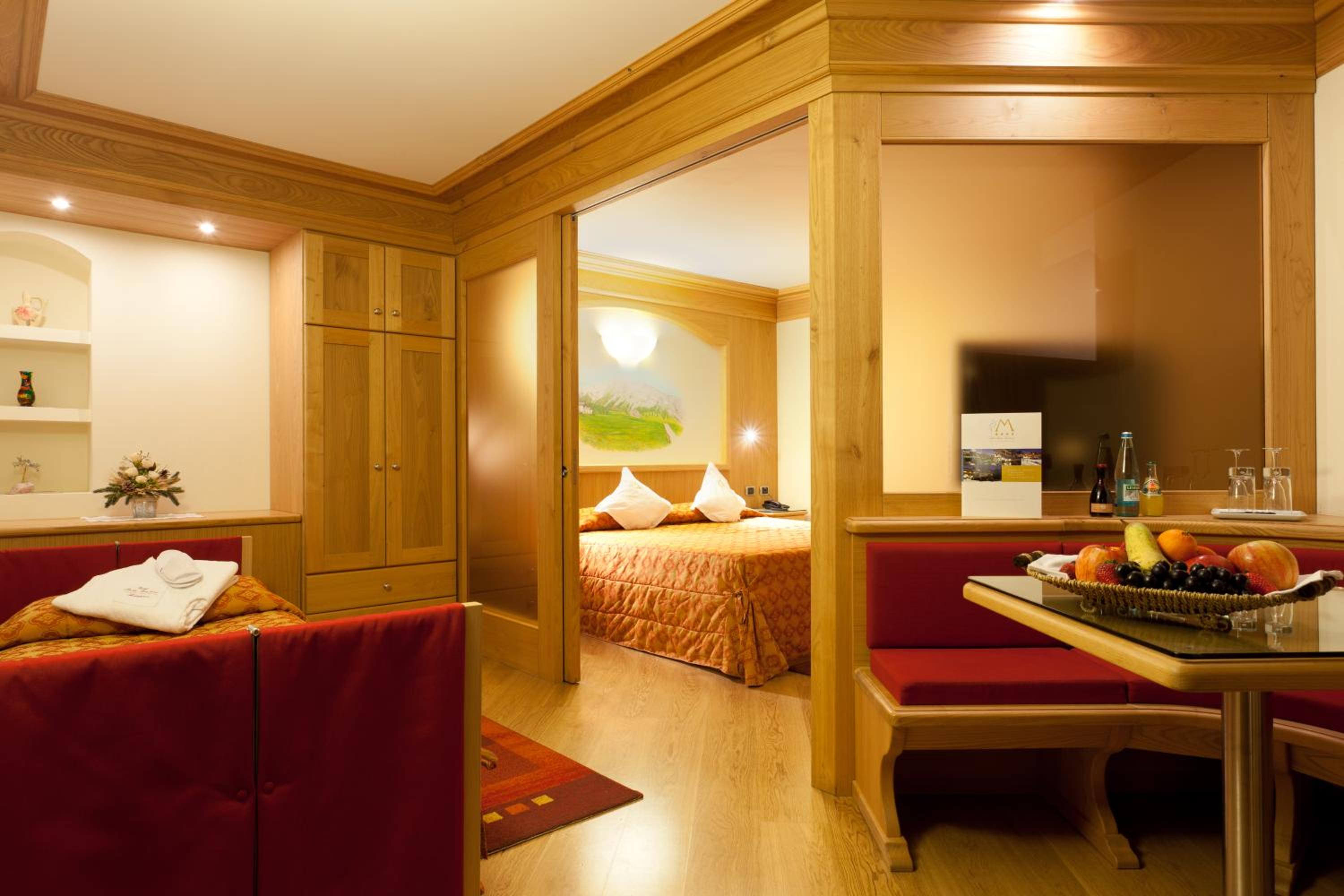 Family Suite (2 Adults + 2 Children) - Photo 1